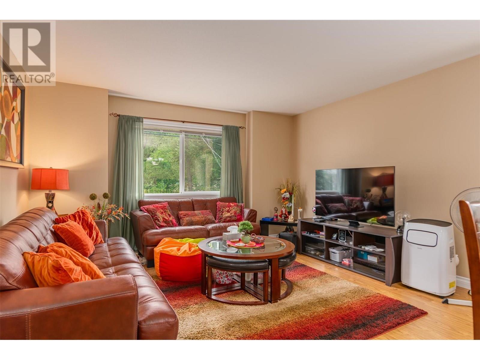 CASTLEGAR, British Columbia, V1N 1J7, CA, 3 Bedrooms Bedrooms, ,2 BathroomsBathrooms,Residential,For Sale,1913084