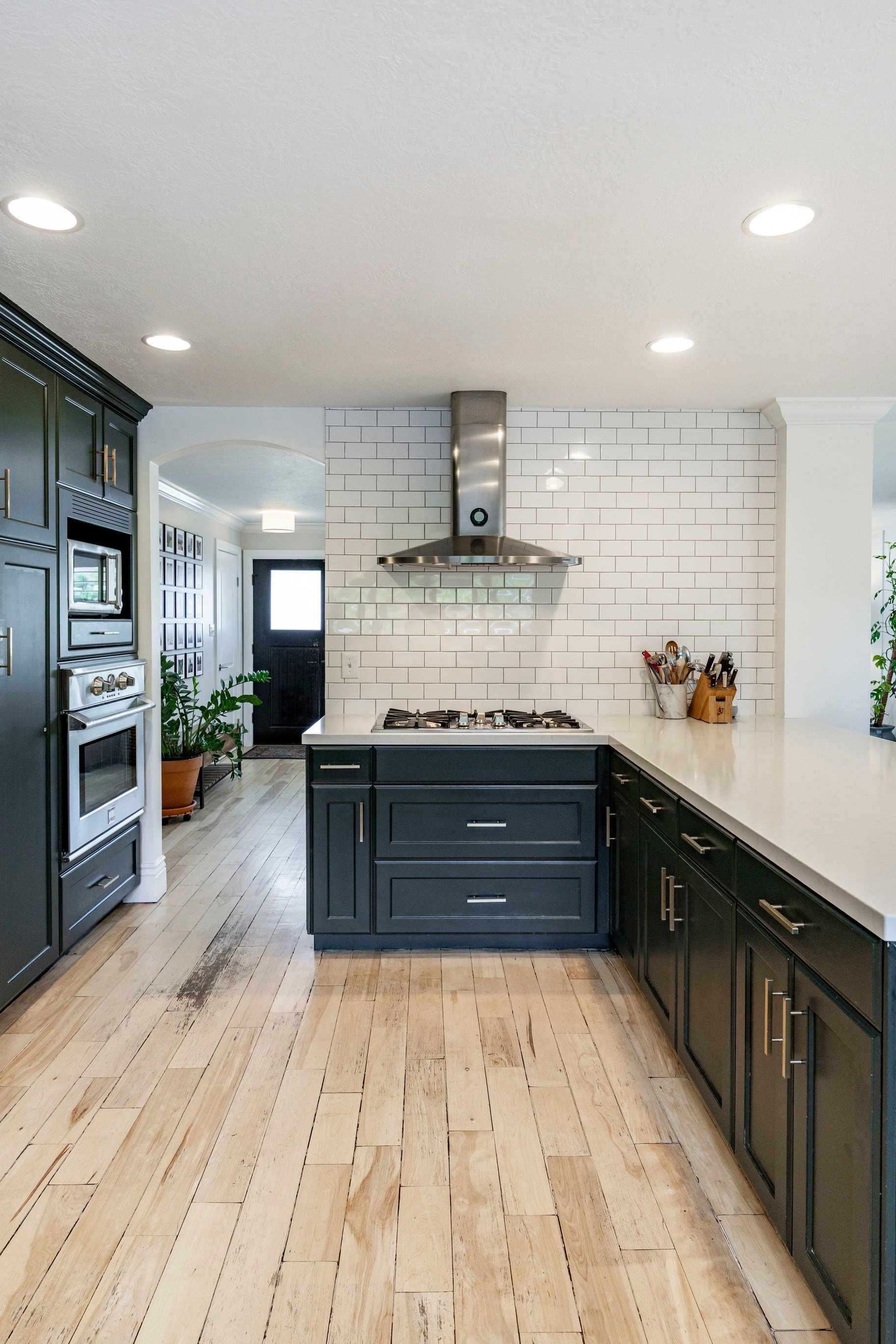  Modernized Millcreek Rambler with Open Living & Private Backyard - 物件實景