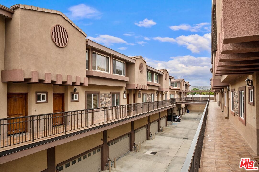 Agoura Hills, California, 91301, United States, 3 Bedrooms Bedrooms, ,3 BathroomsBathrooms,Residential,For Sale,1919478