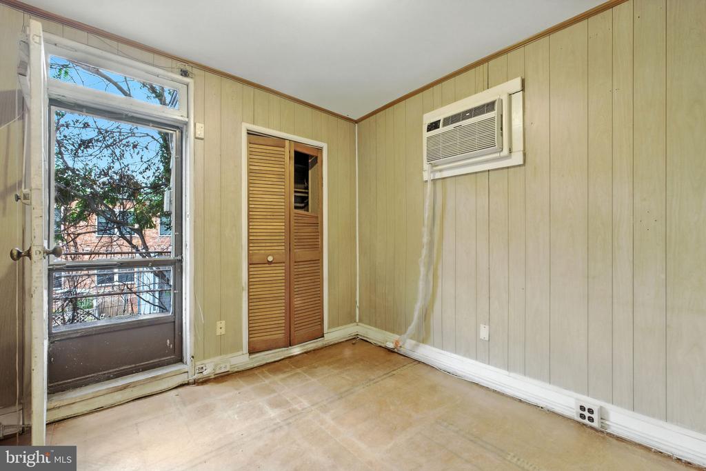 Washington, District of Columbia, 20003, United States, 3 Bedrooms Bedrooms, ,1 BathroomBathrooms,Residential,For Sale,1944860