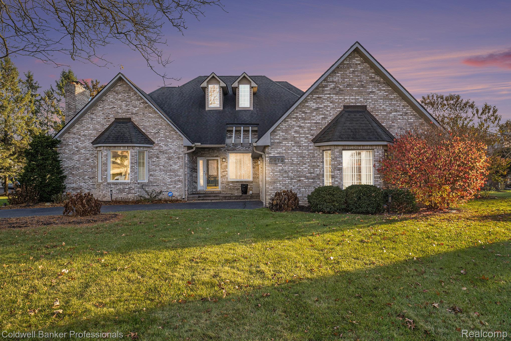 Highland, Michigan, 48356, United States, 4 Bedrooms Bedrooms, ,4 BathroomsBathrooms,Residential,For Sale,1994740