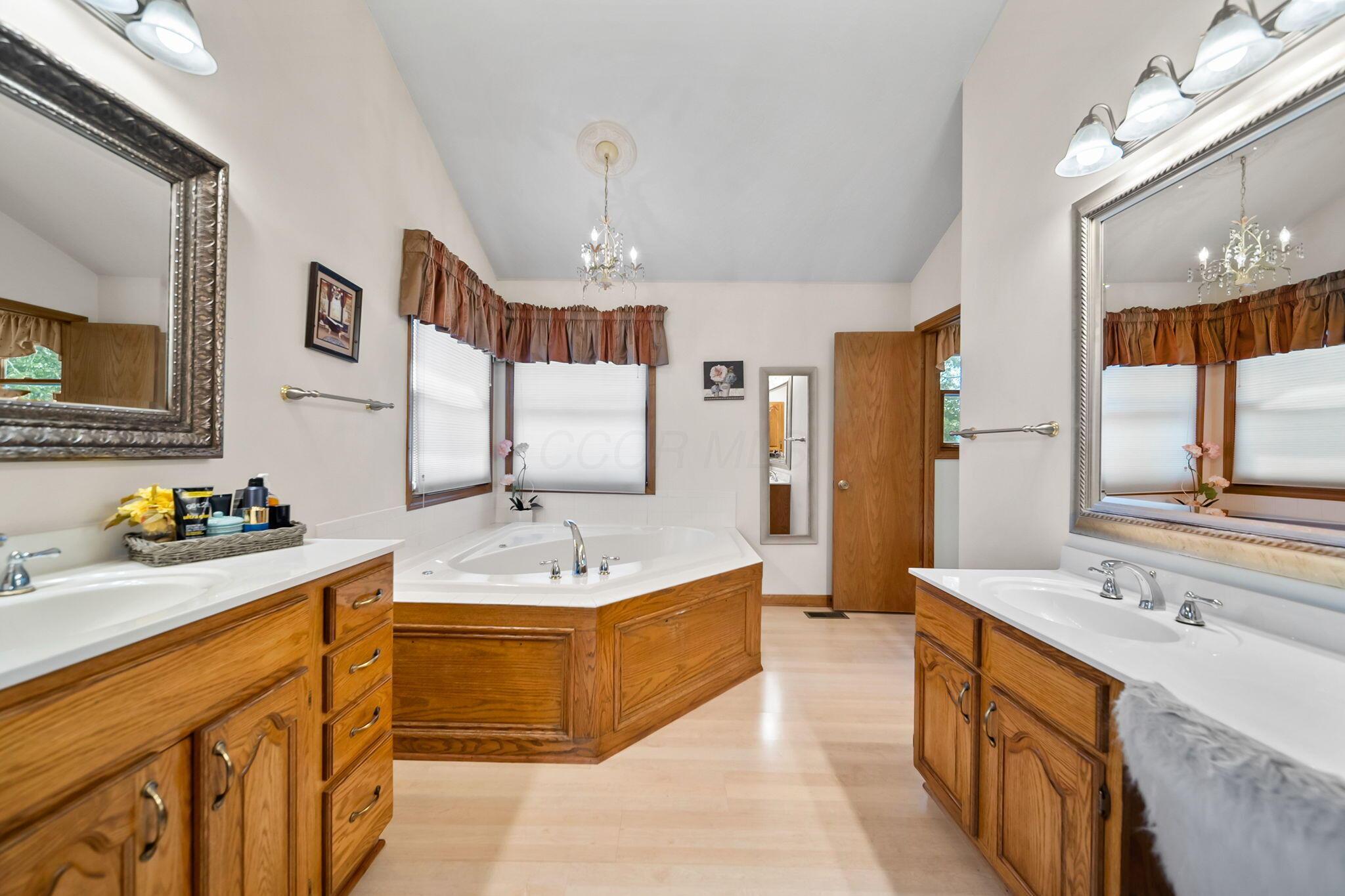 Dublin, Ohio, 43017, United States, 4 Bedrooms Bedrooms, ,4 BathroomsBathrooms,Residential,For Sale,1883217