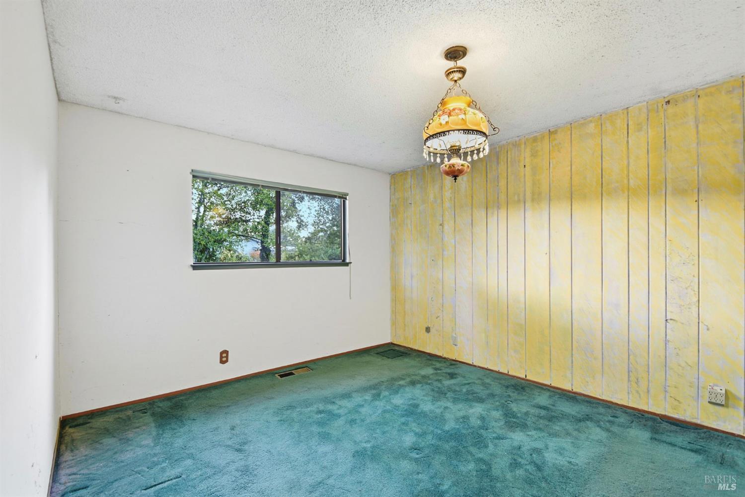 Glen Ellen, California, 95442, United States, 3 Bedrooms Bedrooms, ,3 BathroomsBathrooms,Residential,For Sale,1989437