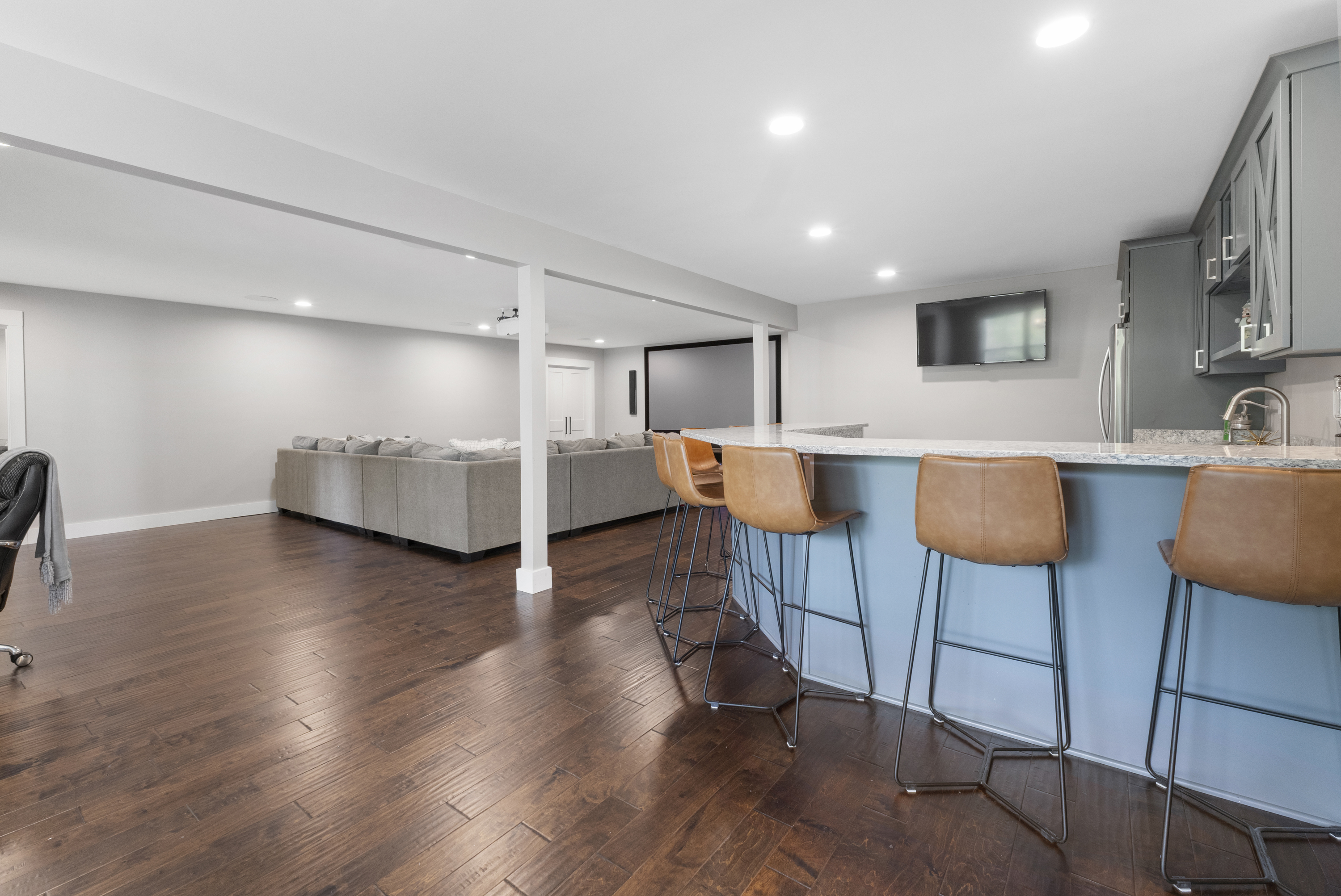 Huntington, West Virginia, 25701, United States, 6 Bedrooms Bedrooms, ,6 BathroomsBathrooms,Residential,For Sale,1977823