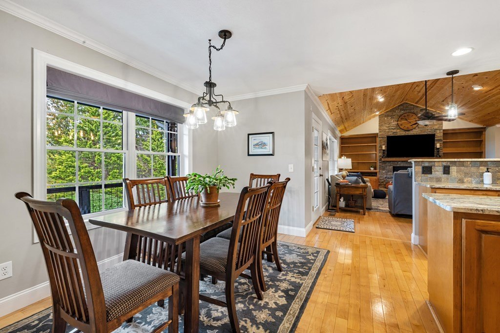 Hayesville, North Carolina, 28904, United States, 3 Bedrooms Bedrooms, ,4 BathroomsBathrooms,Residential,For Sale,1974136