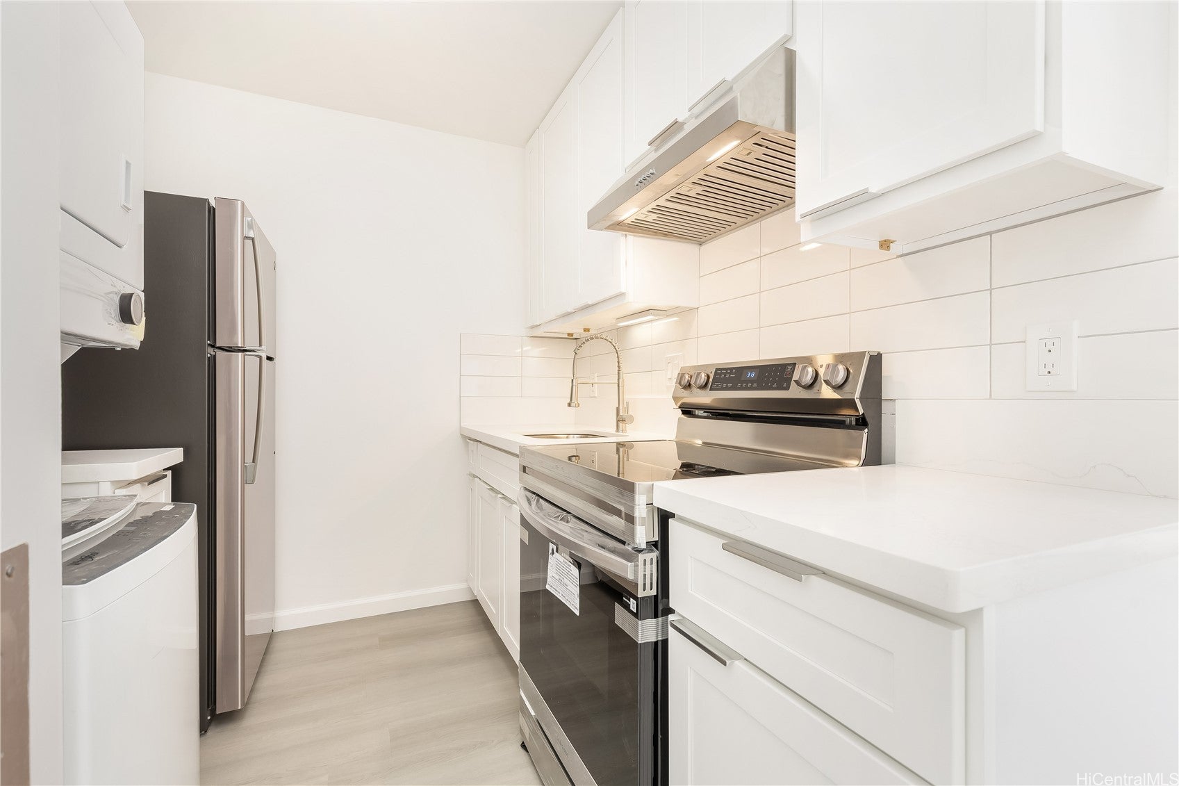 Algaroba St, Honolulu, HI 96826 #1