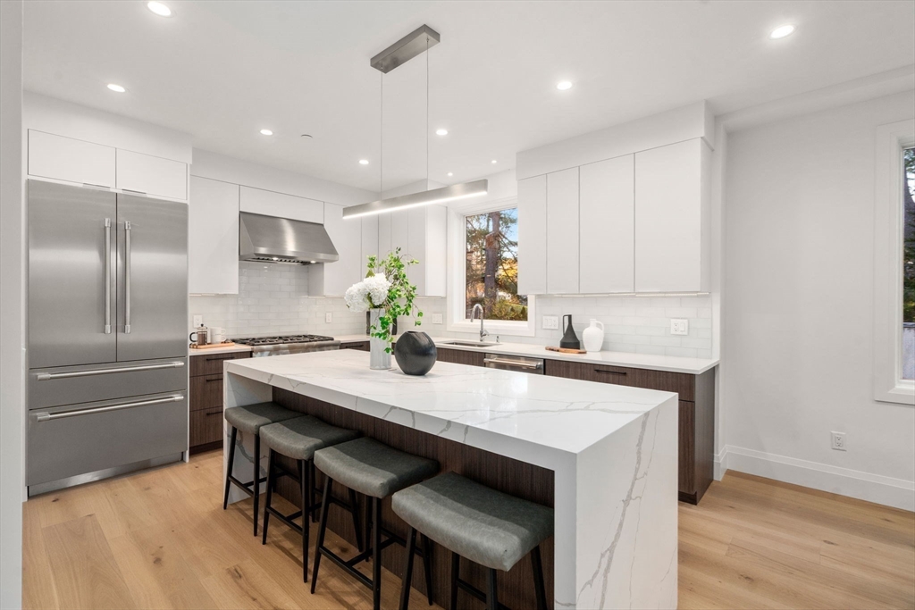 Newton, Massachusetts, 02461, United States, 5 Bedrooms Bedrooms, ,5 BathroomsBathrooms,Residential,For Sale,1995999