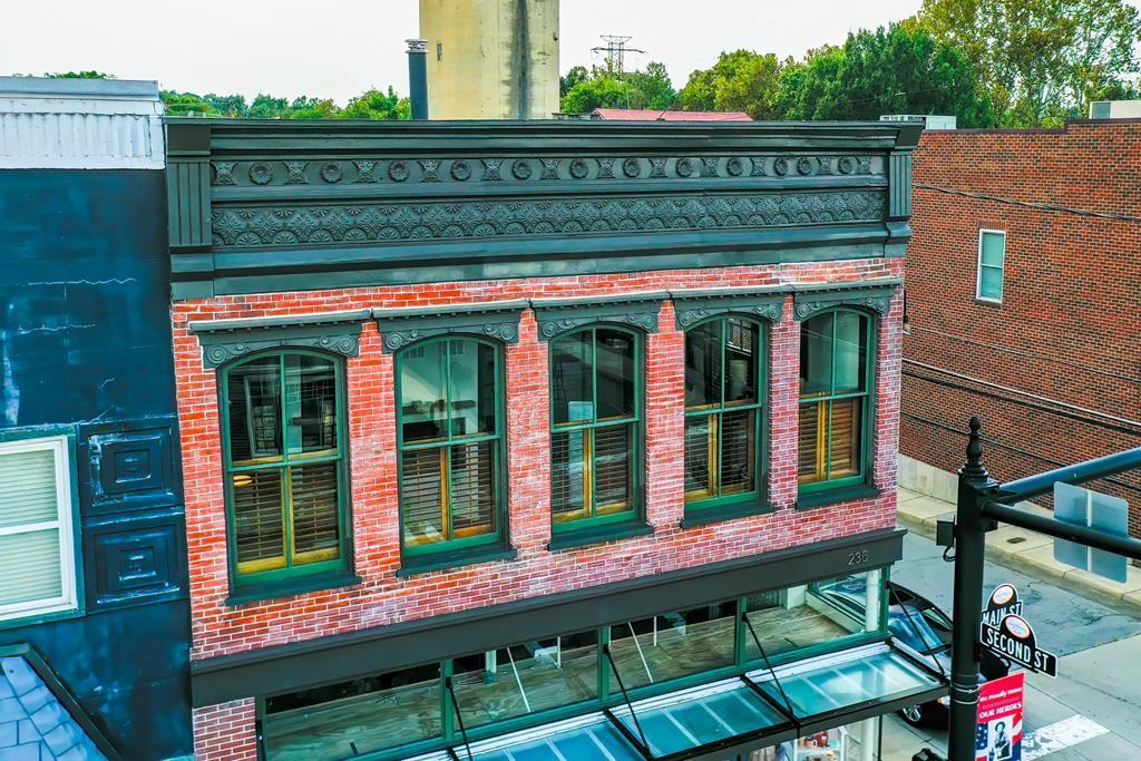 Farmville, Virginia, 23901, United States, 3 Bedrooms Bedrooms, ,3 BathroomsBathrooms,Residential,For Sale,1981165