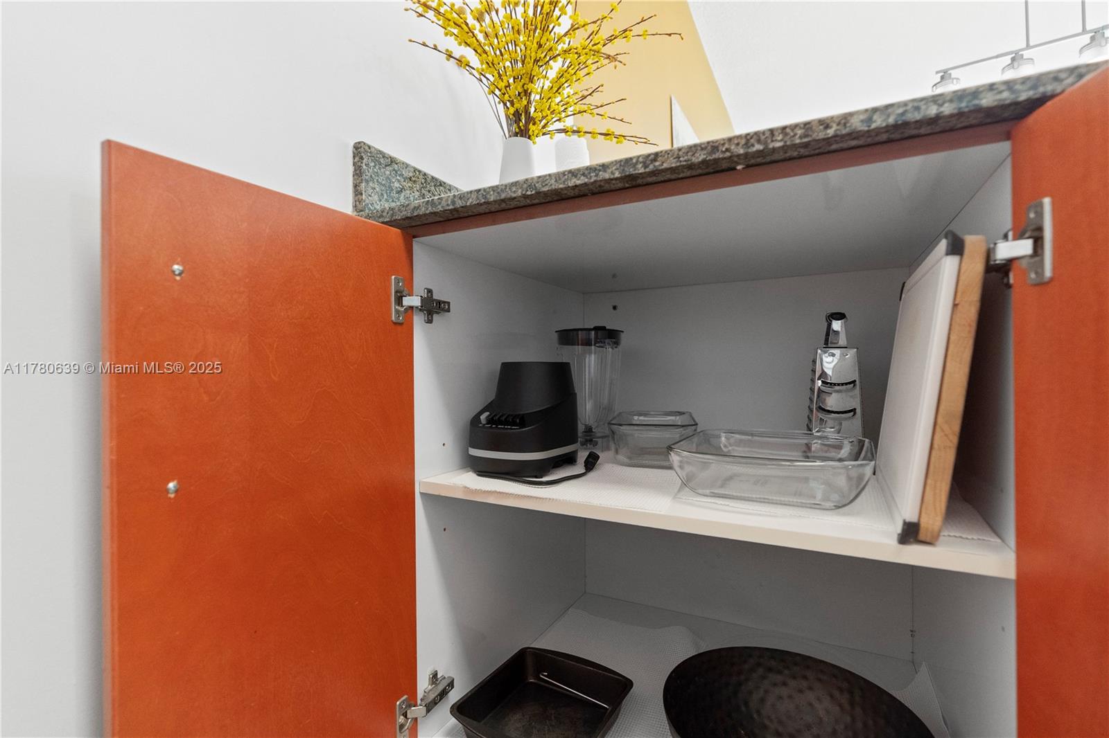 Miami, Florida, 33131, United States, 1 Bedroom Bedrooms, ,1 BathroomBathrooms,Residential,For Sale,1768107