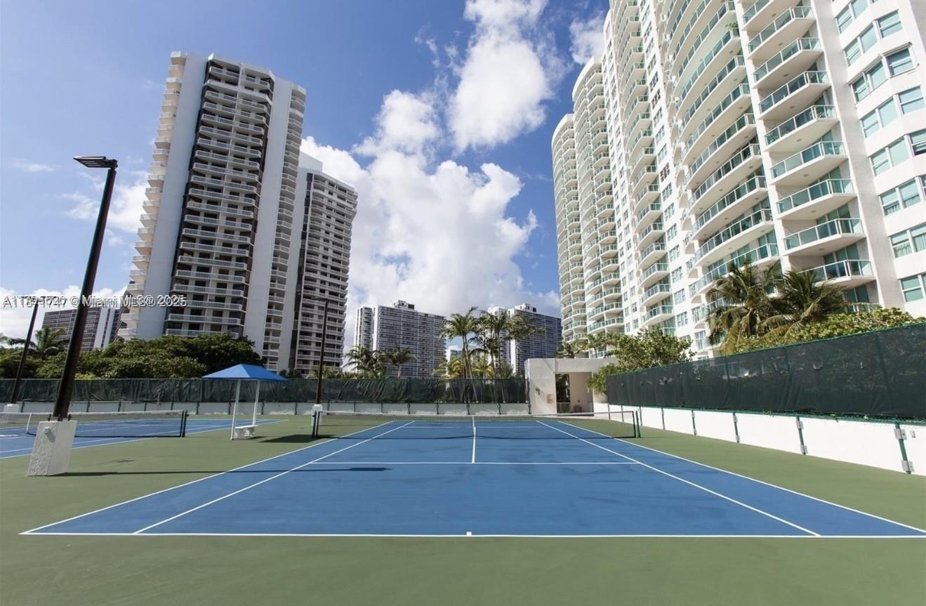 Aventura, Florida, 33180, United States, 2 Bedrooms Bedrooms, ,2 BathroomsBathrooms,Residential,For Sale,1939404