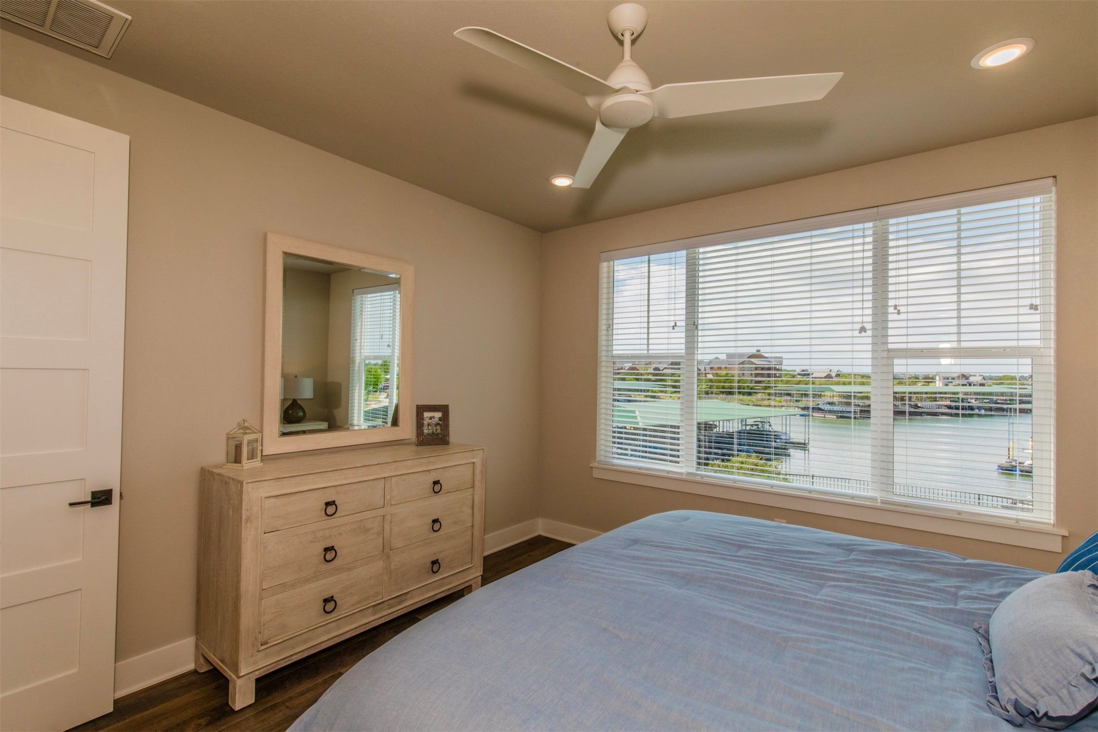 Possum Kingdom Lake, Texas, 76449, United States, 2 Bedrooms Bedrooms, ,2 BathroomsBathrooms,Residential,For Sale,1976115