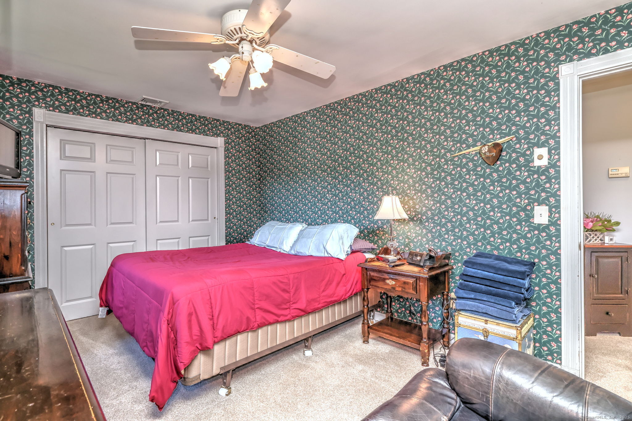 Milford, Connecticut, 06461, United States, 3 Bedrooms Bedrooms, ,3 BathroomsBathrooms,Residential,For Sale,1938642