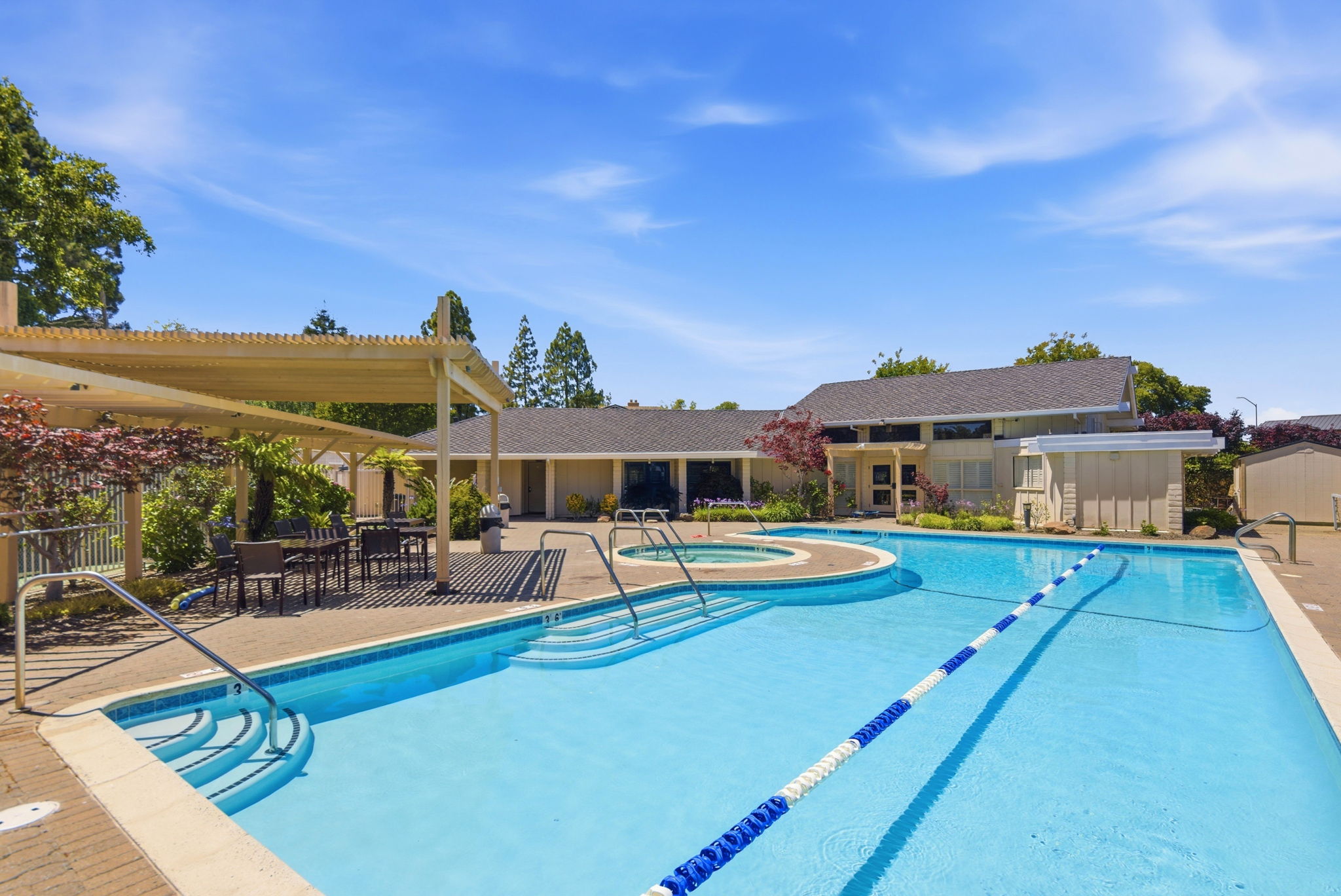  Modern San Carlos Hills Retreat - 物件實景