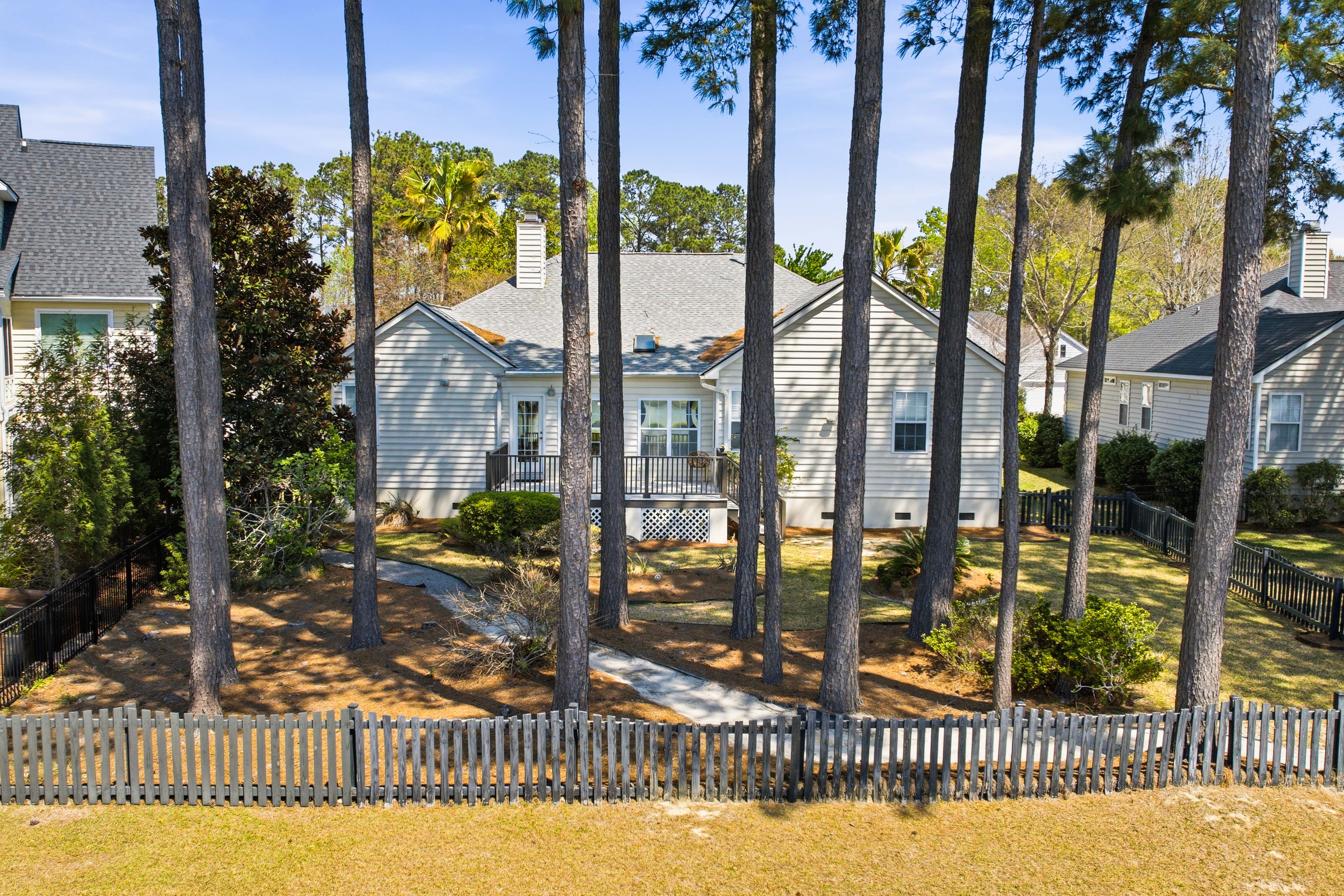  1596 Oakhurst Drive - 物件實景