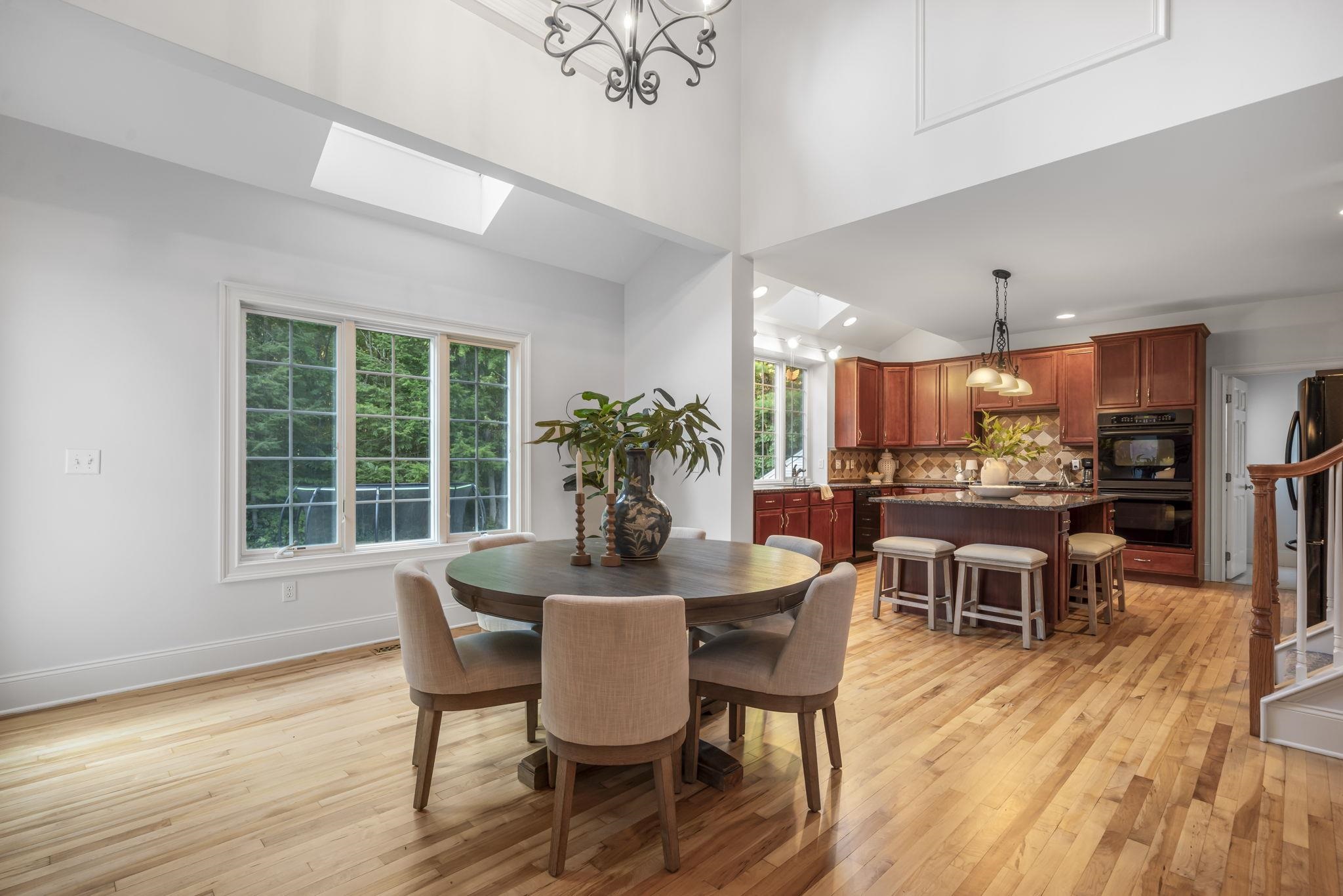 Bedford, New Hampshire, 03110, United States, 5 Bedrooms Bedrooms, ,4 BathroomsBathrooms,Residential,For Sale,1942322