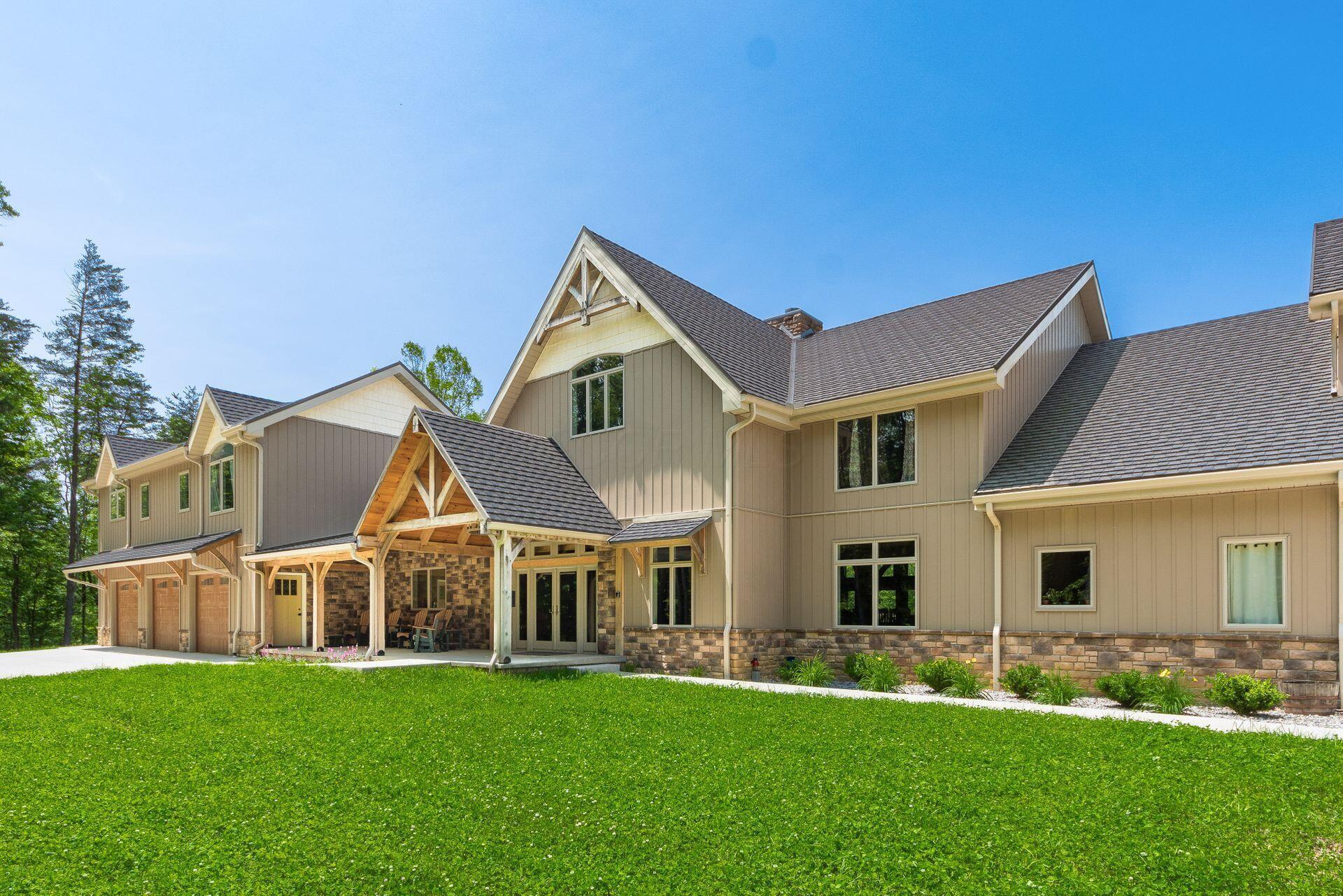 Rockbridge, Ohio, 43149, United States, 8 Bedrooms Bedrooms, ,14 BathroomsBathrooms,Residential,For Sale,1820005