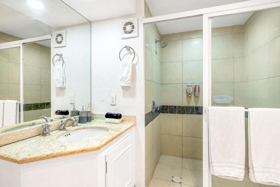 Paseo de la Marina, Puerto Vallarta, Jalisco, 48335, Mexico, 3 Bedrooms Bedrooms, ,3 BathroomsBathrooms,Residential,For Sale,Paseo de la Marina,1620972