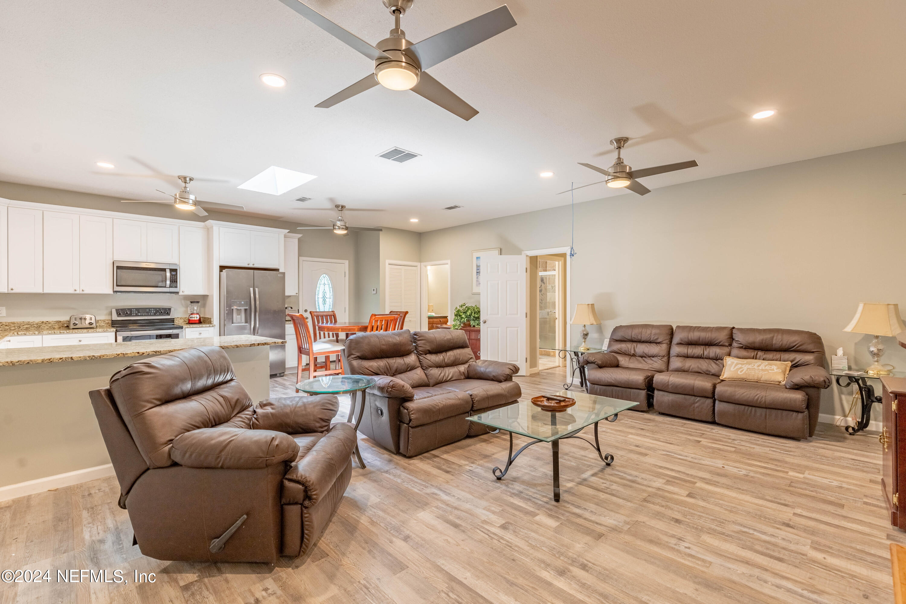 Jacksonville, Florida, 32210, United States, 3 Bedrooms Bedrooms, ,5 BathroomsBathrooms,Residential,For Sale,1868586