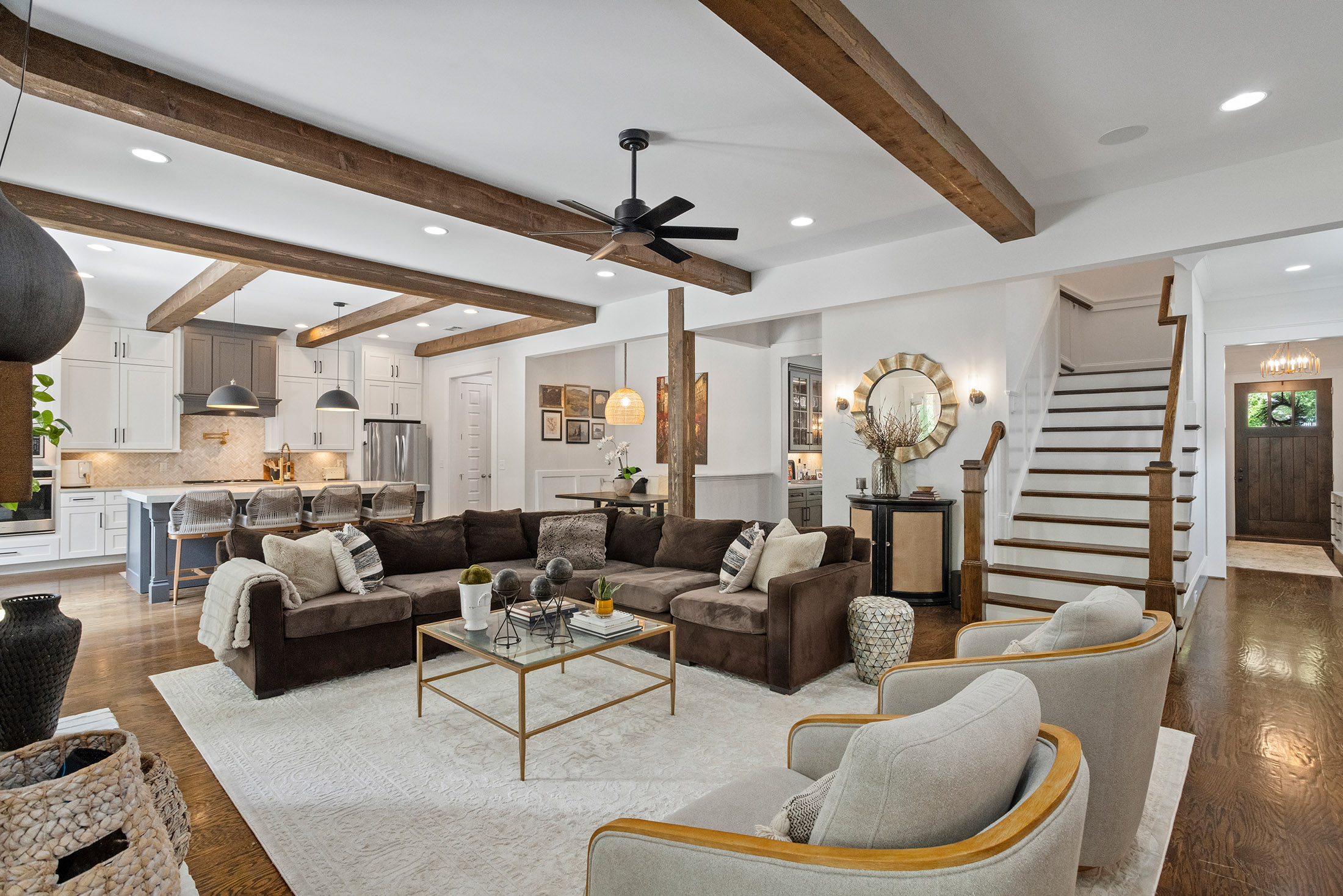  Extraordinary Custom-Built Home in Brookhaven - 物件實景