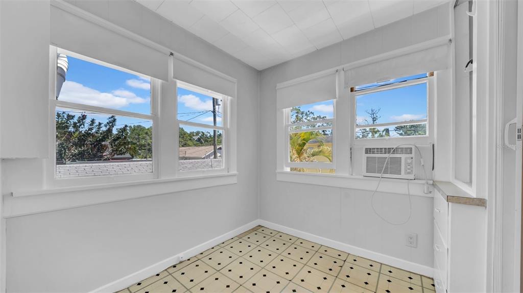 St Petersburg, Florida, 33705, United States, 3 Bedrooms Bedrooms, ,3 BathroomsBathrooms,Residential,For Sale,1778823