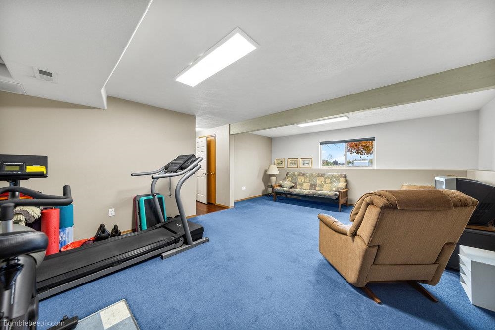 Newman Lake, Washington, 99025, United States, 4 Bedrooms Bedrooms, ,2 BathroomsBathrooms,Residential,For Sale,1987329