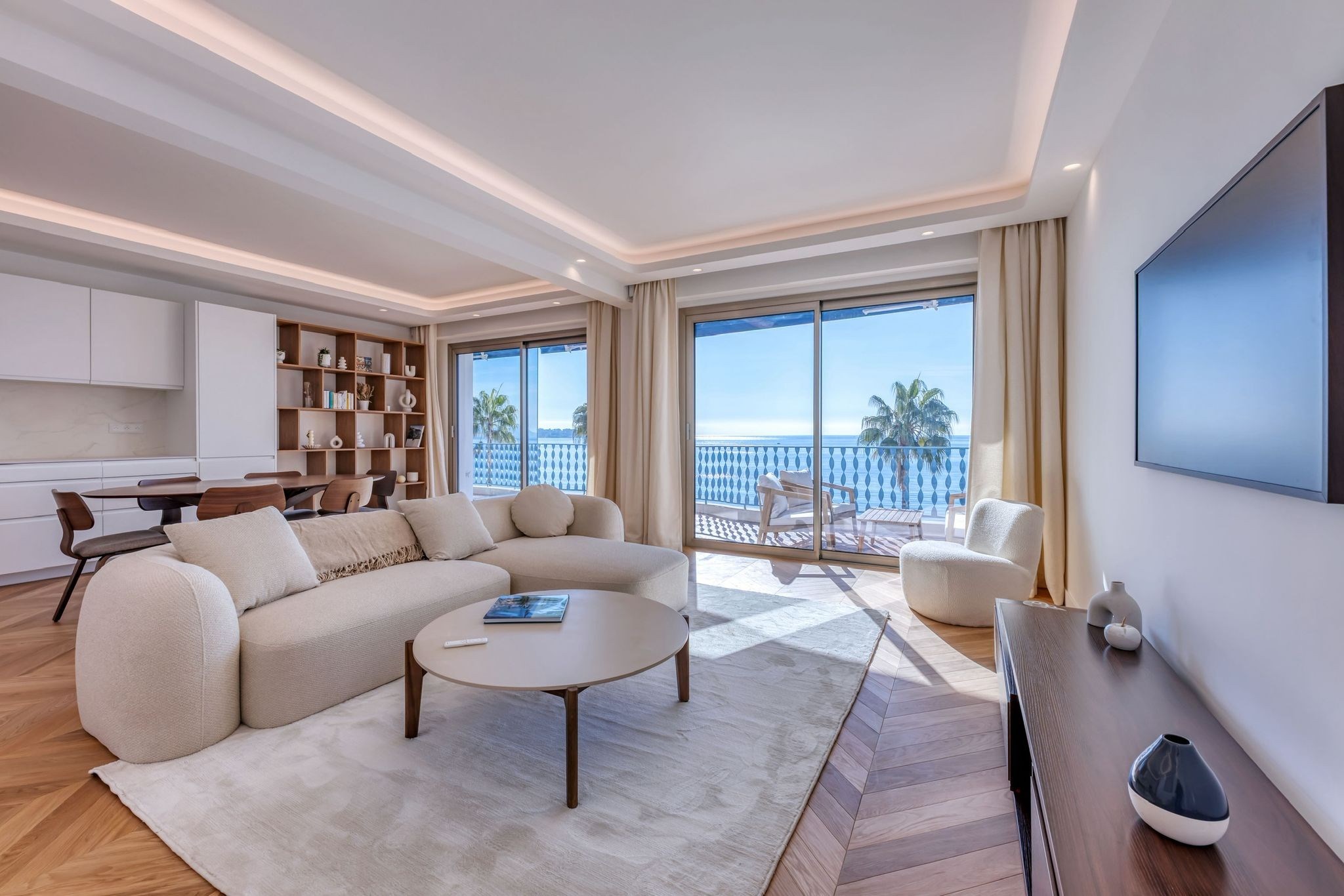  Luxury seafront apartment with panoramic views in Juan-les-Pins - 物件實景