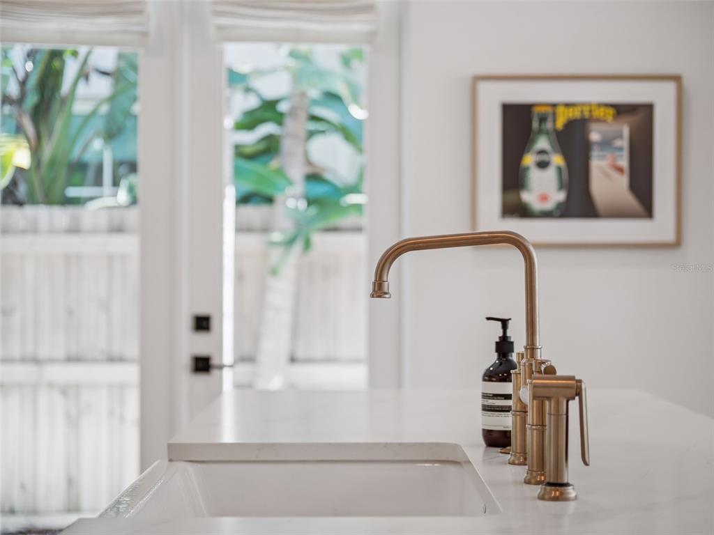 Winter Park, Florida, 32789, United States, 3 Bedrooms Bedrooms, ,5 BathroomsBathrooms,Residential,For Sale,1993312