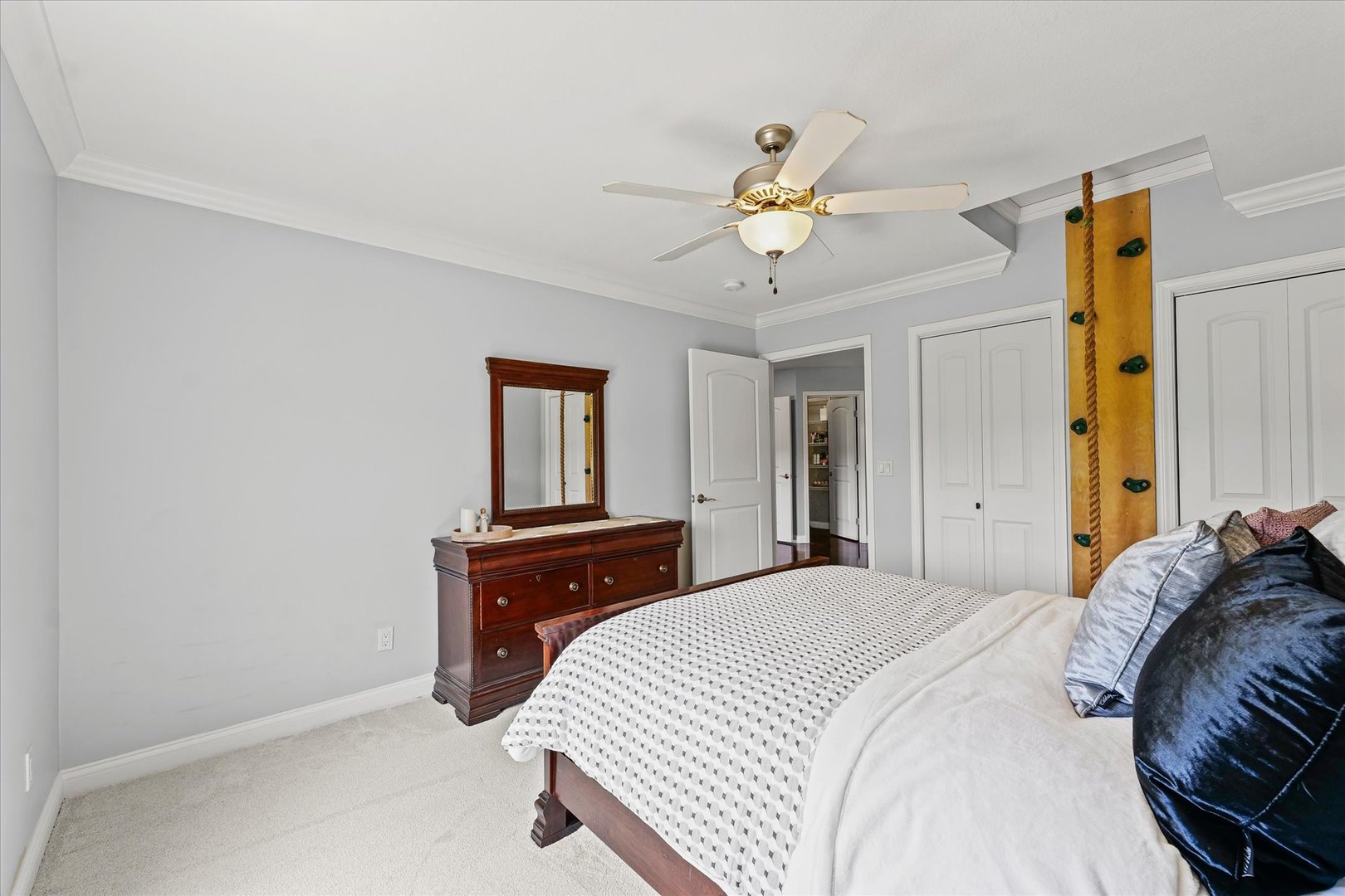 Sidney, Illinois, 61877, United States, 3 Bedrooms Bedrooms, ,2 BathroomsBathrooms,Residential,For Sale,1913394