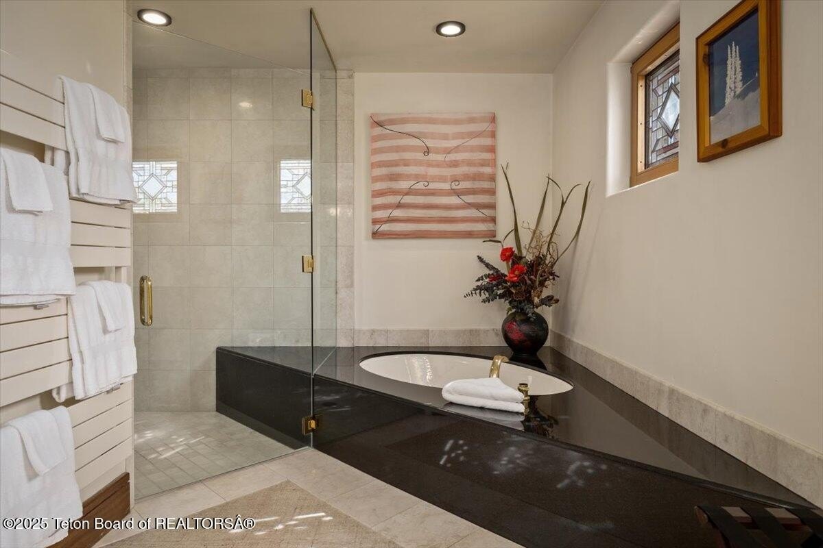 Jackson, Wyoming, 83001, United States, 4 Bedrooms Bedrooms, ,5 BathroomsBathrooms,Residential,For Sale,1851066