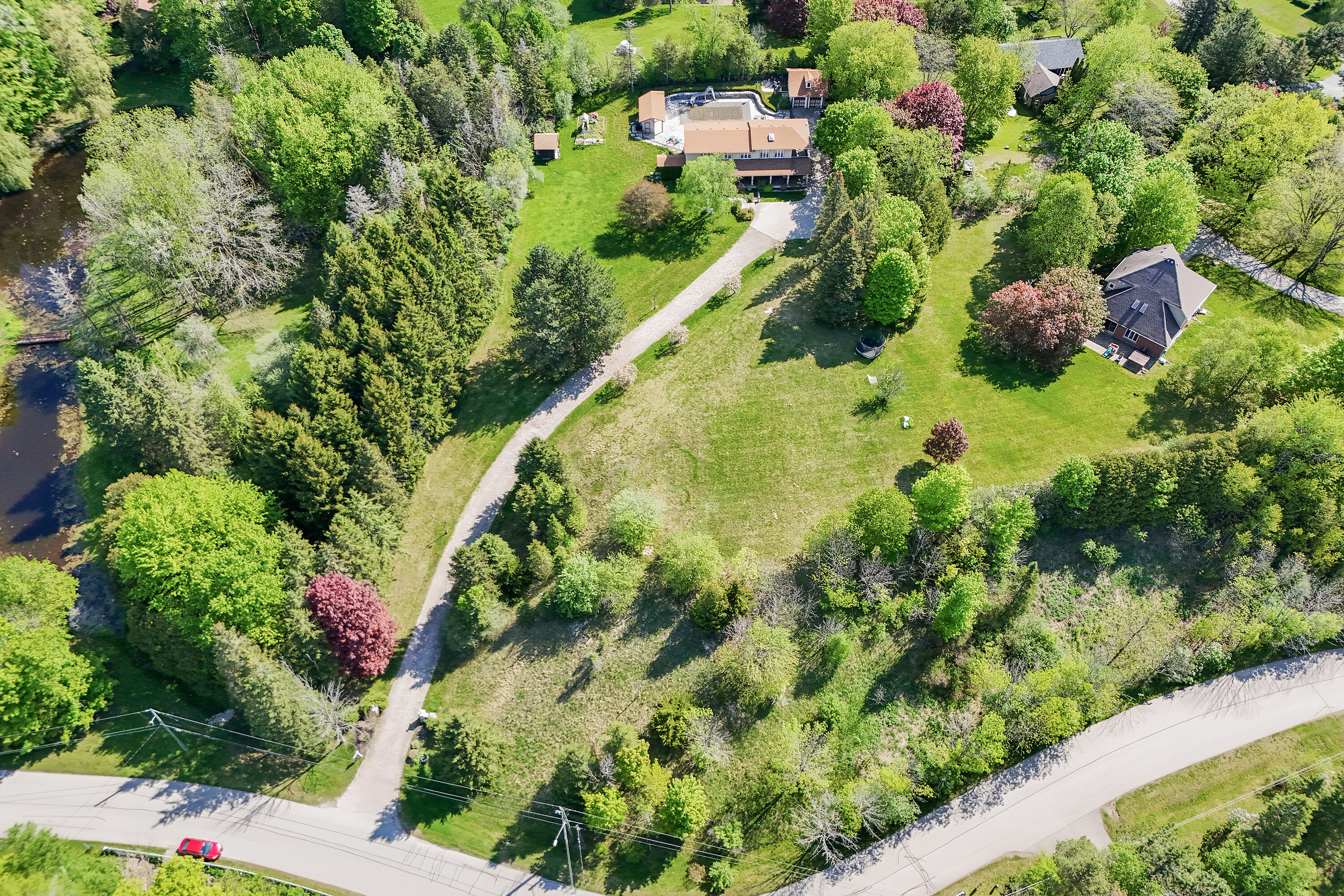 Stunning Estate-Sized Lot - 物件實景