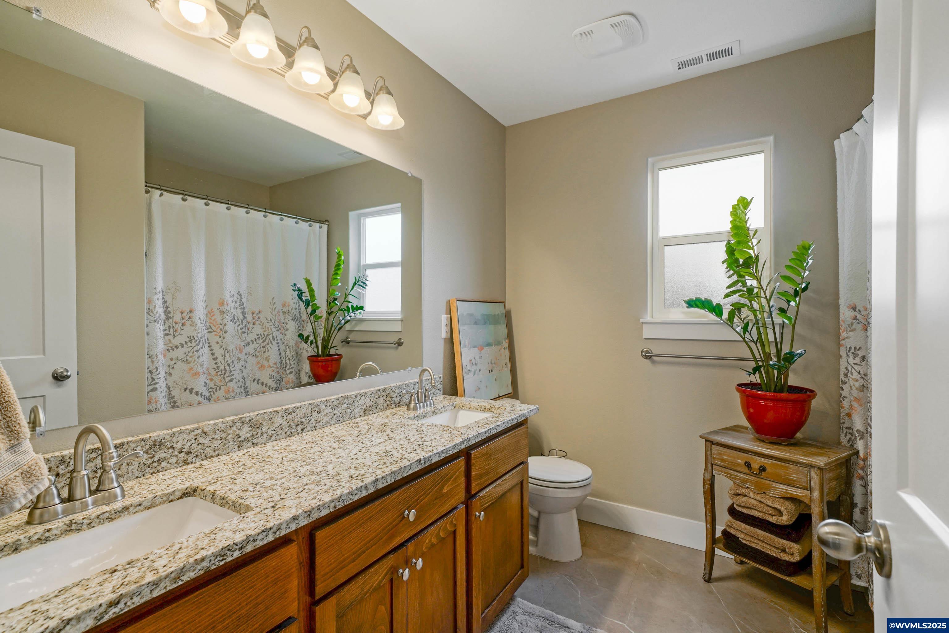 Salem, Oregon, 97306, United States, 3 Bedrooms Bedrooms, ,3 BathroomsBathrooms,Residential,For Sale,1891858