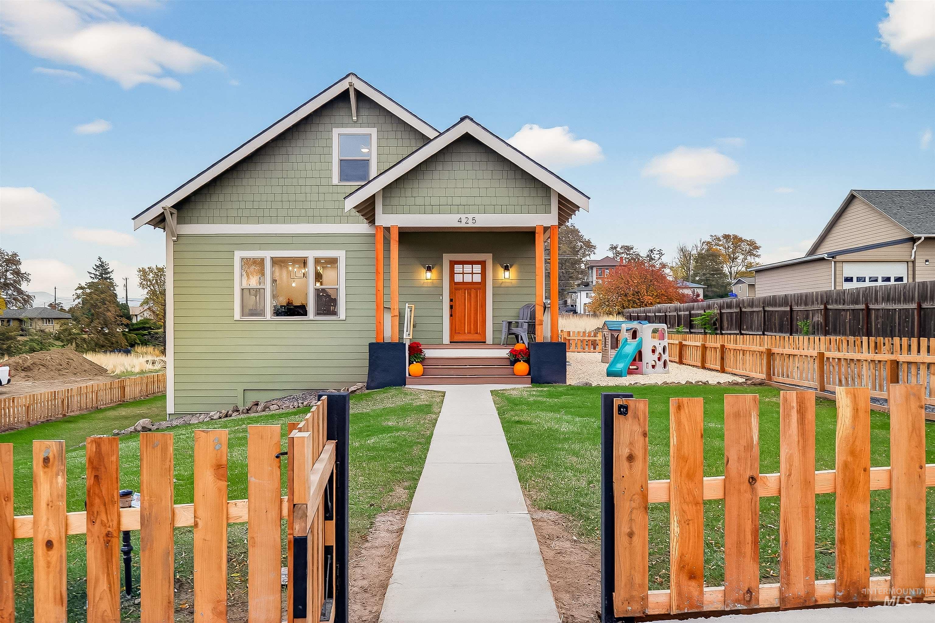 Lewiston, Idaho, 83501, United States, 5 Bedrooms Bedrooms, ,Residential,For Sale,1987812