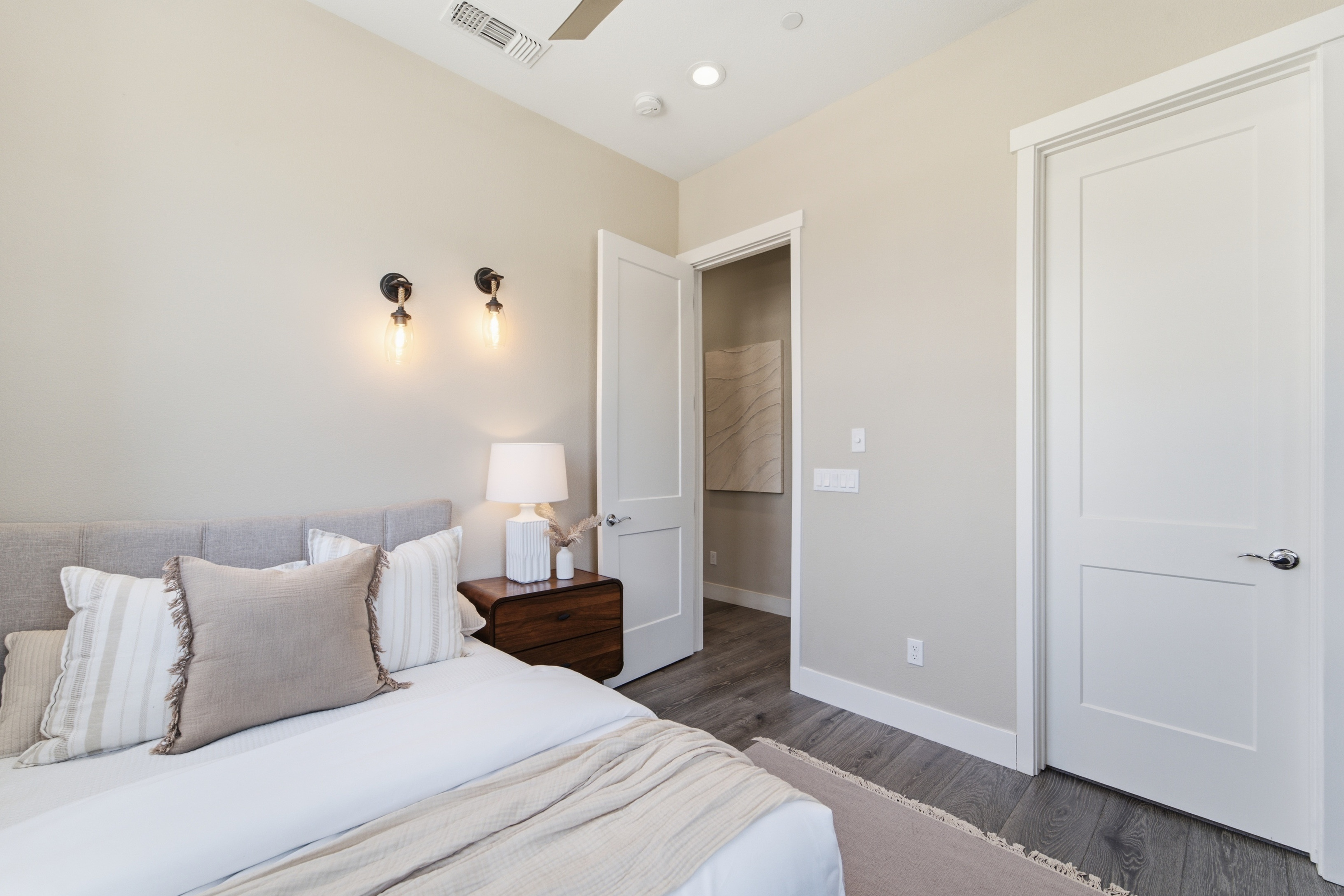  Designer Upgraded Residence in a Coveted Corner Setting - 物件實景
