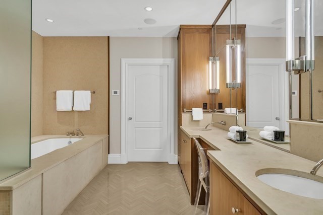 Brookline, Massachusetts, 02445, United States, 3 Bedrooms Bedrooms, ,4 BathroomsBathrooms,Residential,For Sale,1745754