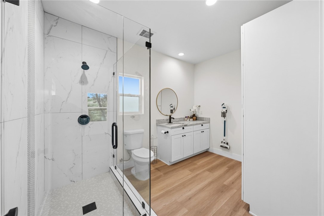 Temecula, California, 92592, United States, 5 Bedrooms Bedrooms, ,4 BathroomsBathrooms,Residential,For Sale,2021827