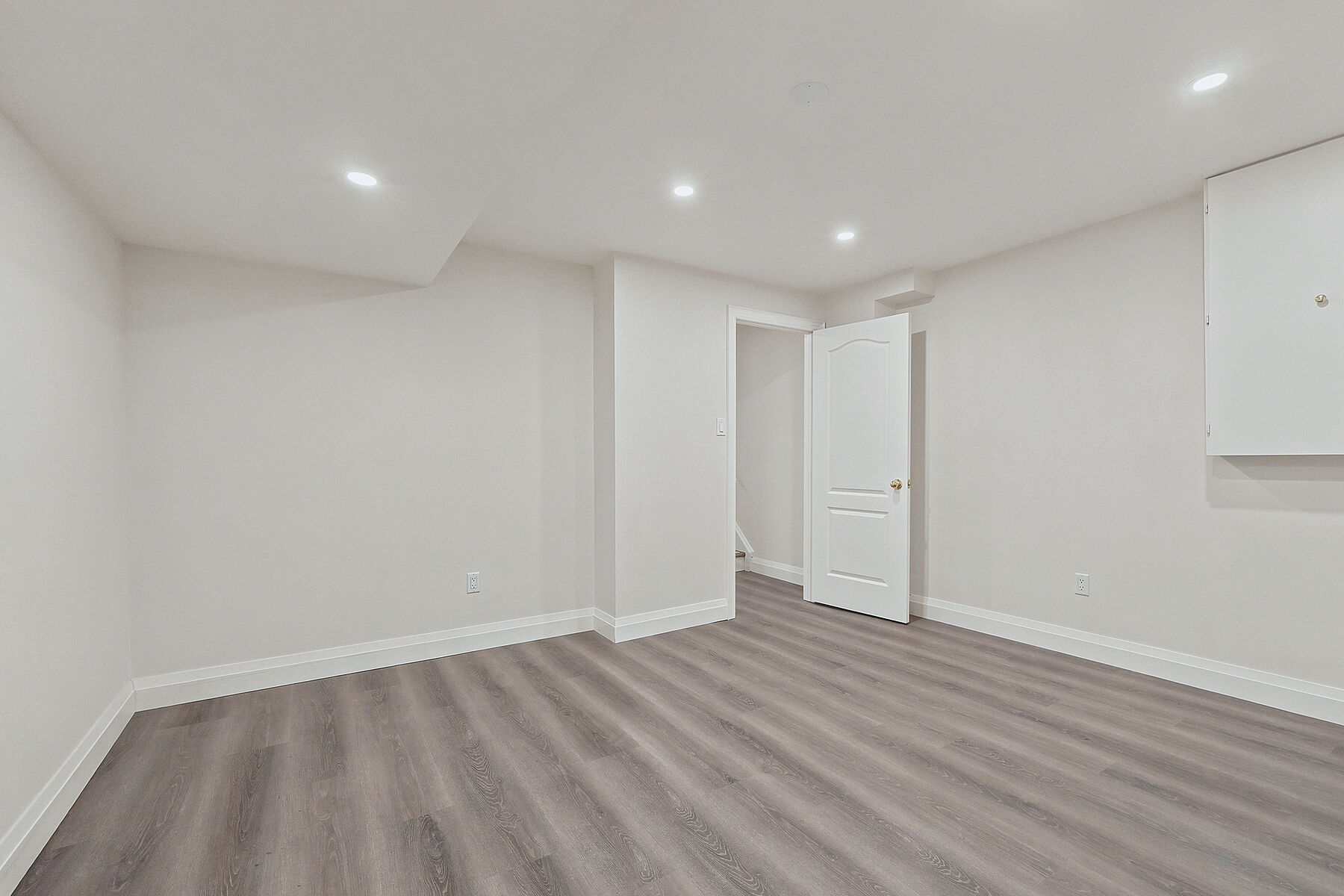  Welcome to 93 Eaton Ave. - 物件實景