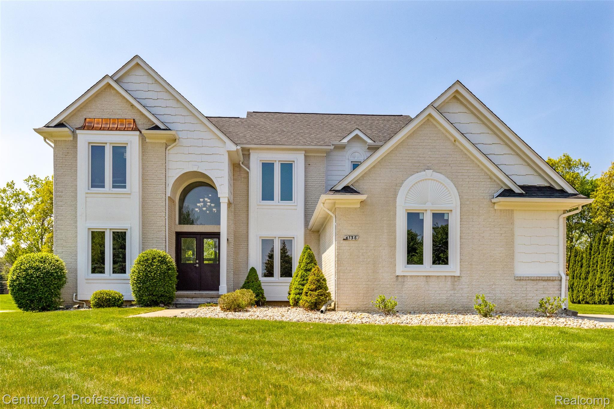 LakeOrion, Michigan, 48359, United States, 4 Bedrooms Bedrooms, ,3 BathroomsBathrooms,Residential,For Sale,1973715