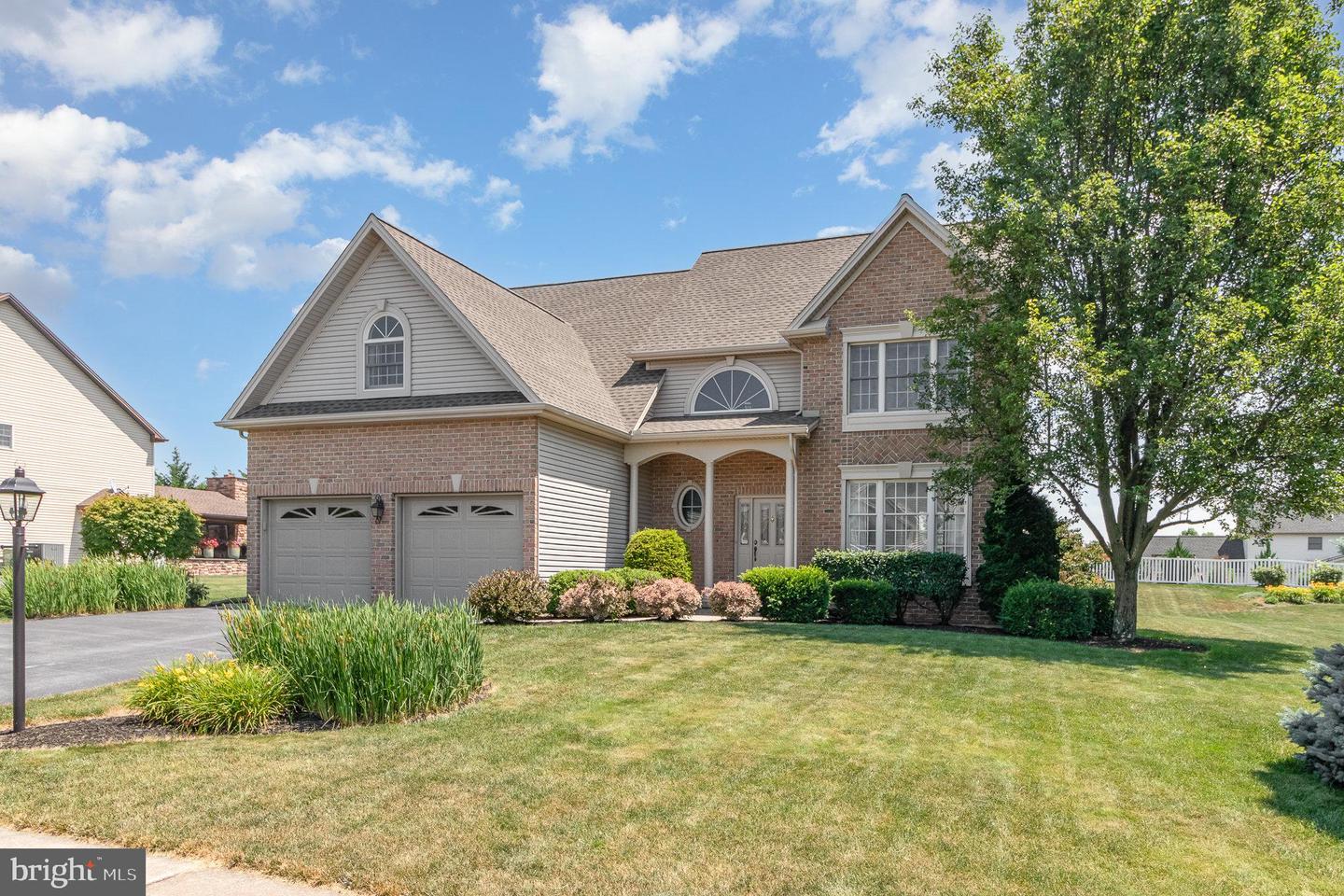 HUMMELSTOWN, Pennsylvania, 17036, United States, 4 Bedrooms Bedrooms, ,3 BathroomsBathrooms,Residential,For Sale,1974344