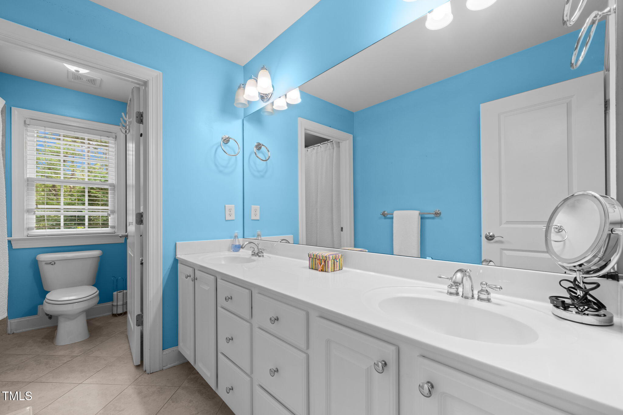 Chapel Hill, North Carolina, 27517, United States, 5 Bedrooms Bedrooms, ,5 BathroomsBathrooms,Residential,For Sale,1901412