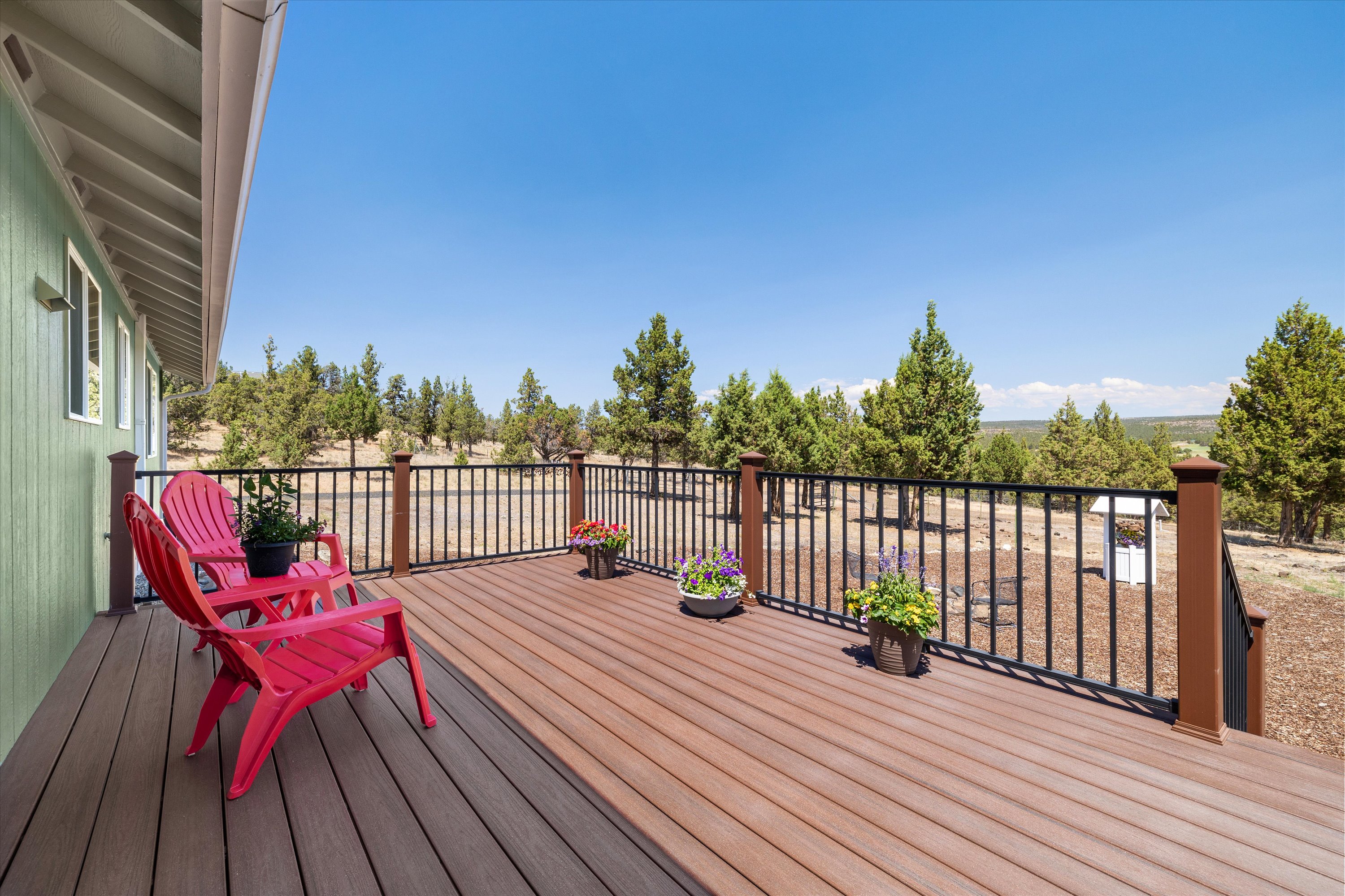Prineville, Oregon, 97754, United States, 3 Bedrooms Bedrooms, ,2 BathroomsBathrooms,Residential,For Sale,1849917