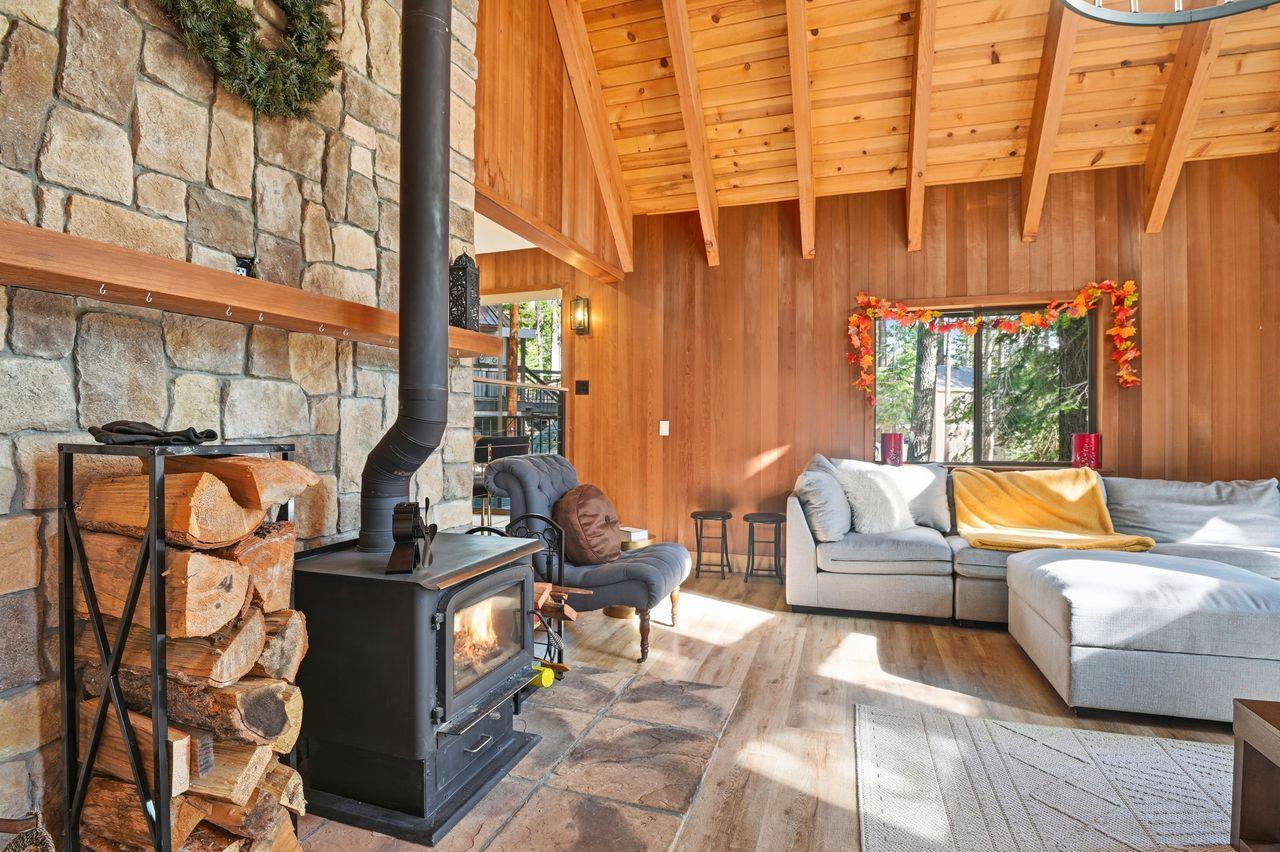 Soda Springs, California, 95728, United States, 3 Bedrooms Bedrooms, ,2 BathroomsBathrooms,Residential,For Sale,1998980