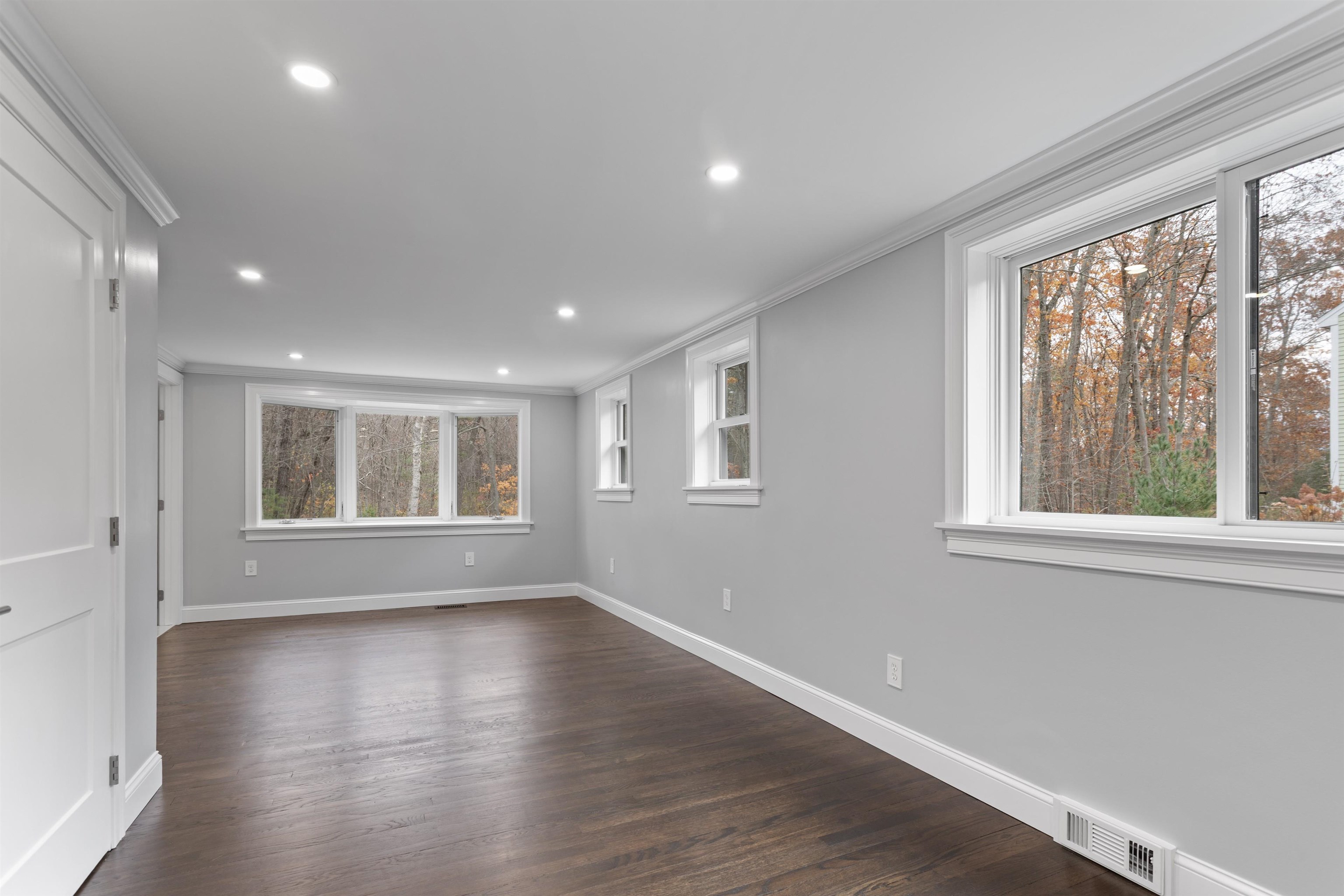 Portsmouth, New Hampshire, 03801, United States, 3 Bedrooms Bedrooms, ,1 BathroomBathrooms,Residential,For Sale,1991010