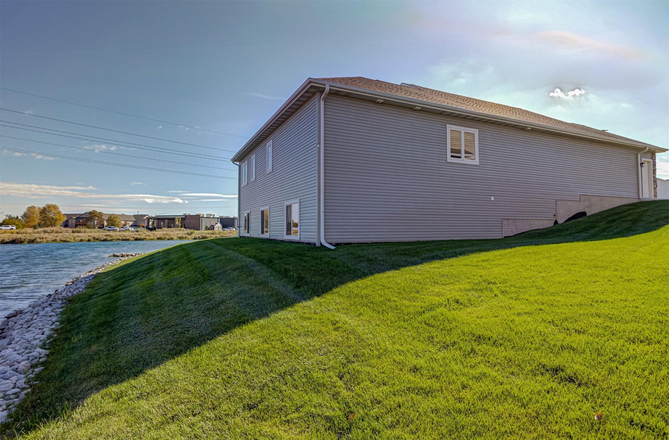 Huxley, Iowa, 50124, United States, 3 Bedrooms Bedrooms, ,4 BathroomsBathrooms,Residential,For Sale,1975507