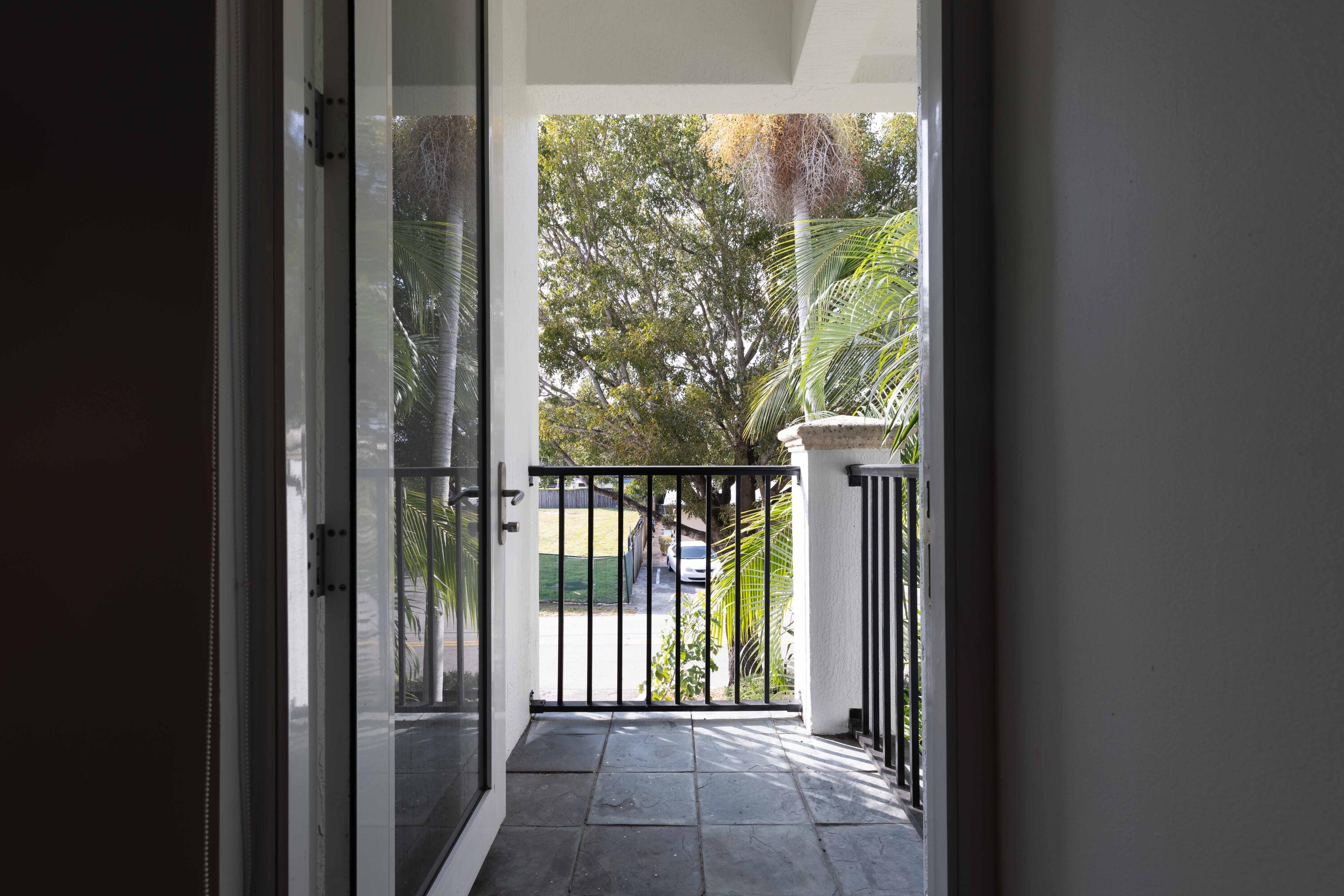 Fort Lauderdale, Florida, 33304, United States, 2 Bedrooms Bedrooms, ,4 BathroomsBathrooms,Residential,For Sale,1891530