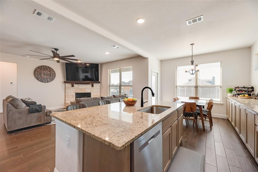 Pilot Point, Texas, 76258, United States, 5 Bedrooms Bedrooms, ,3 BathroomsBathrooms,Residential,For Sale,2019637