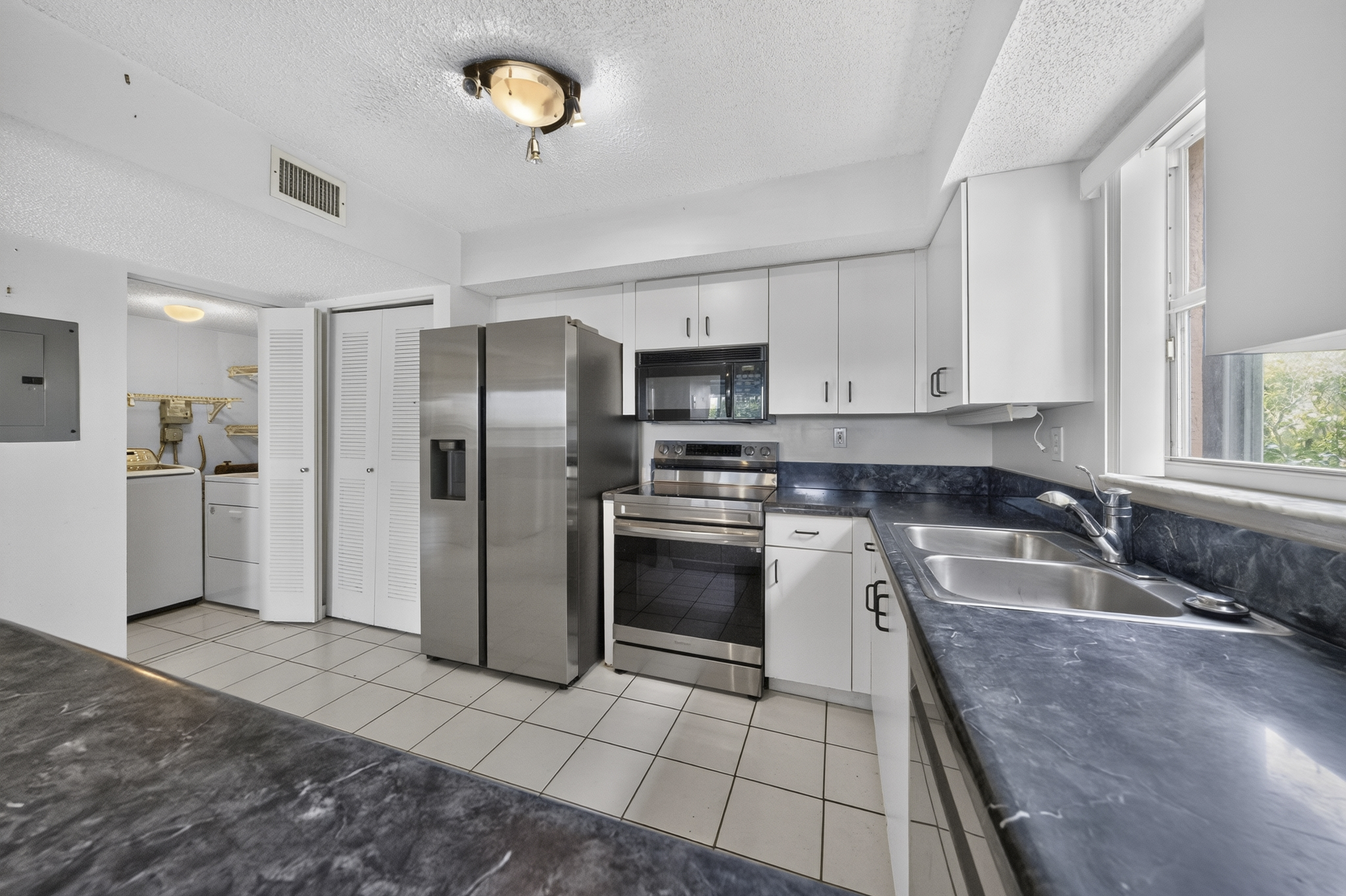  3291 NW 44th Street, Oakland Park, FL, 33309 - 物件實景