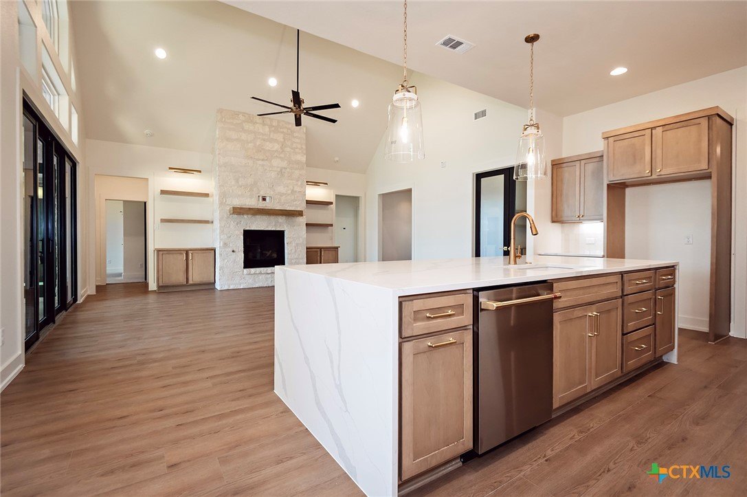 Salado, Texas, 76571, United States, 4 Bedrooms Bedrooms, ,4 BathroomsBathrooms,Residential,For Sale,1900764