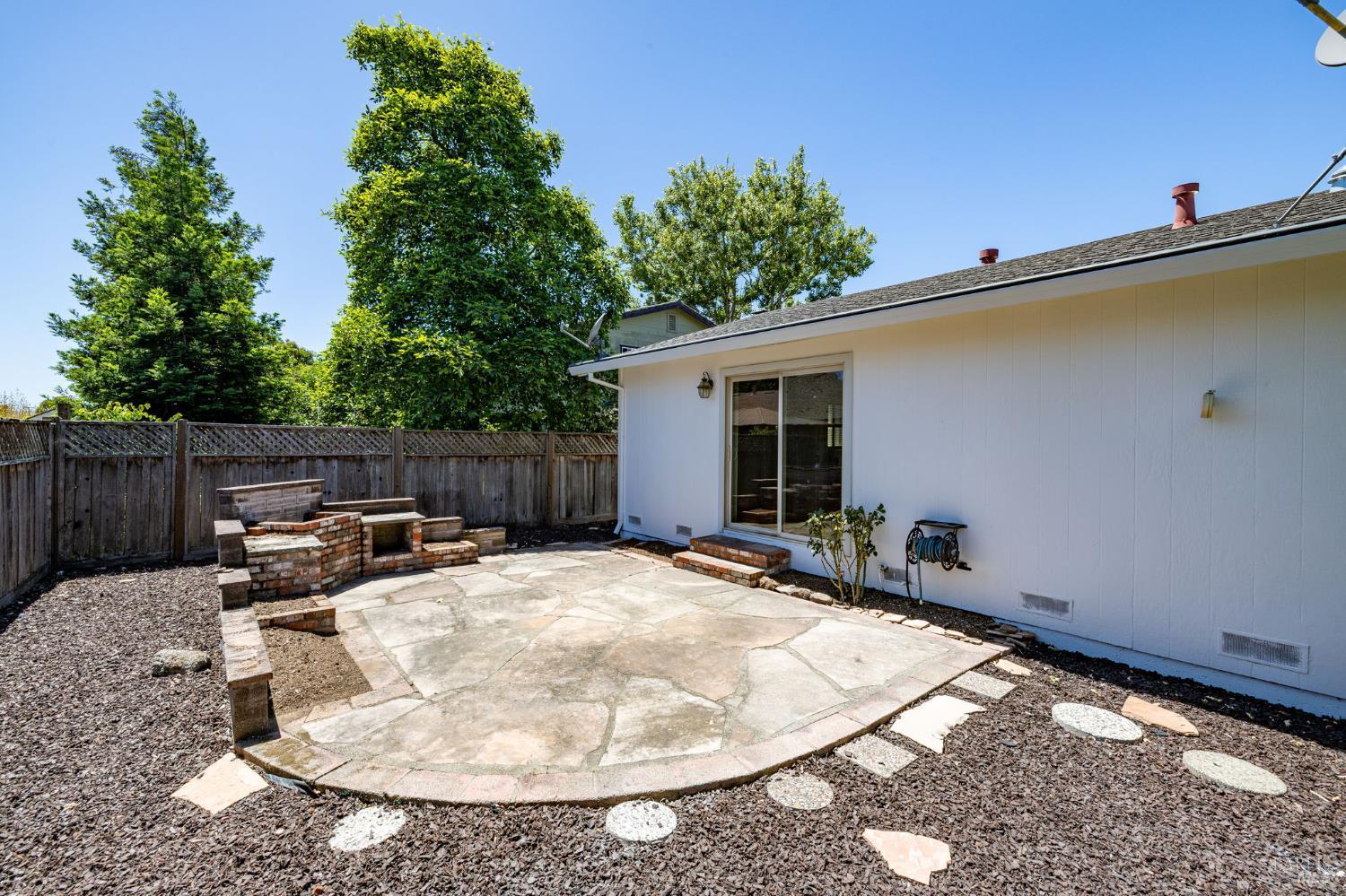 Petaluma, California, 94954, United States, 3 Bedrooms Bedrooms, ,2 BathroomsBathrooms,Residential,For Sale,2047948