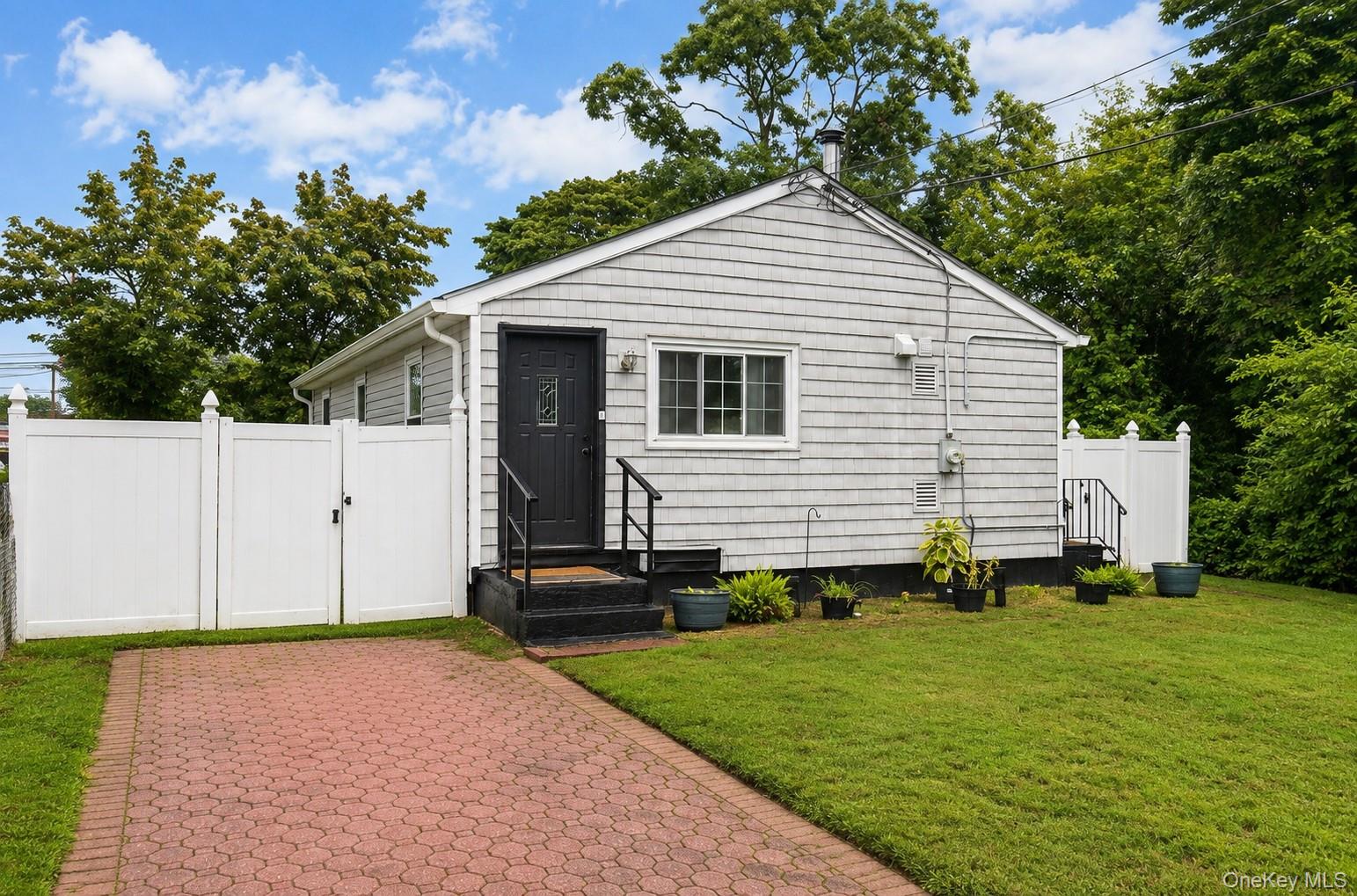 20th St, Wyandanch, NY 11798
