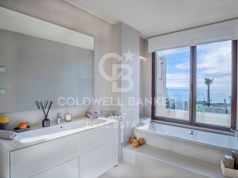 Estepona, Andalusia, ES, 4 Bedrooms Bedrooms, ,3 BathroomsBathrooms,Residential,For Sale,1805041